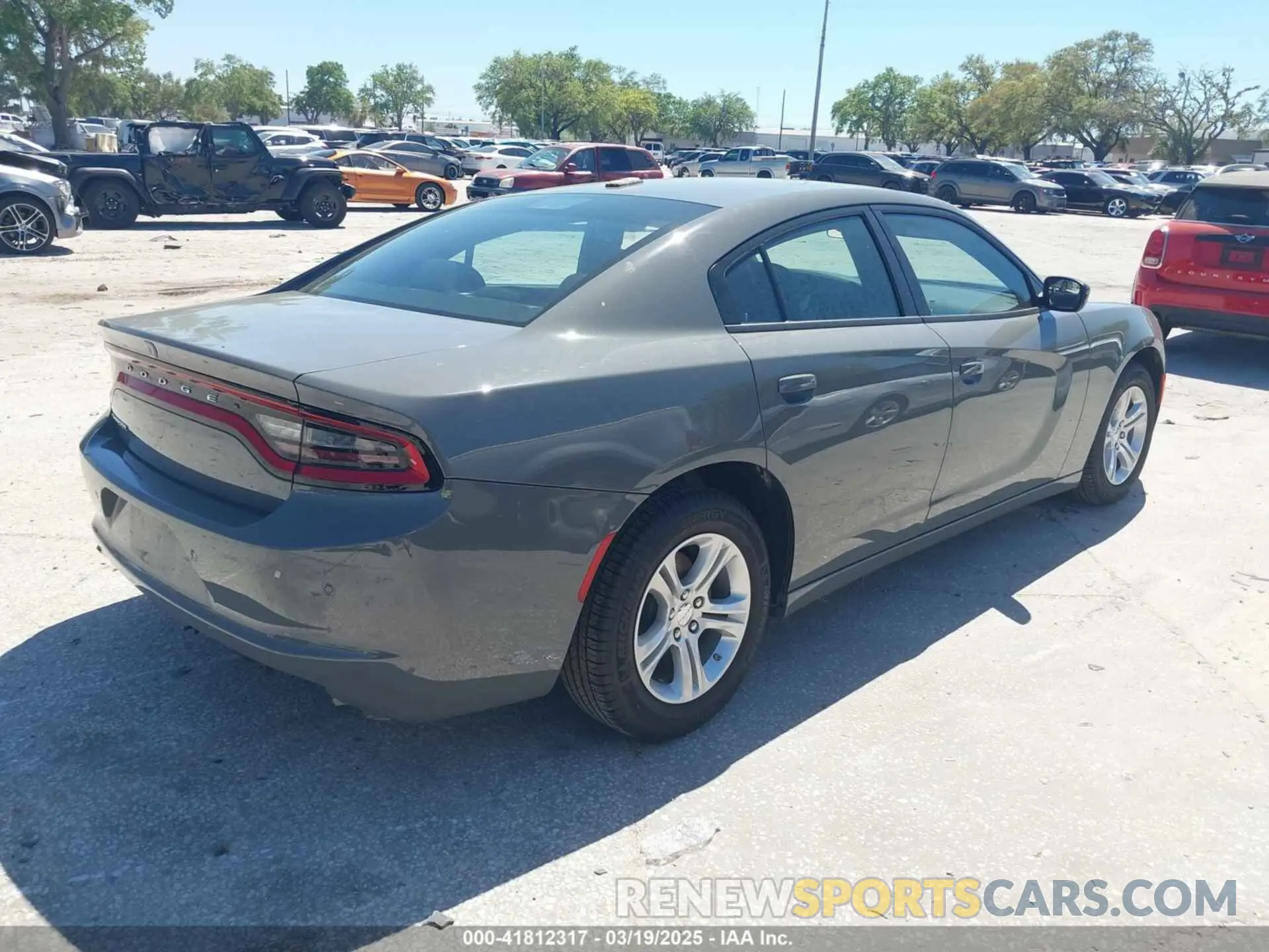 4 fotografías del automóvil dañado 2C3CDXBG2PH697539 DODGE CHARGER 2023