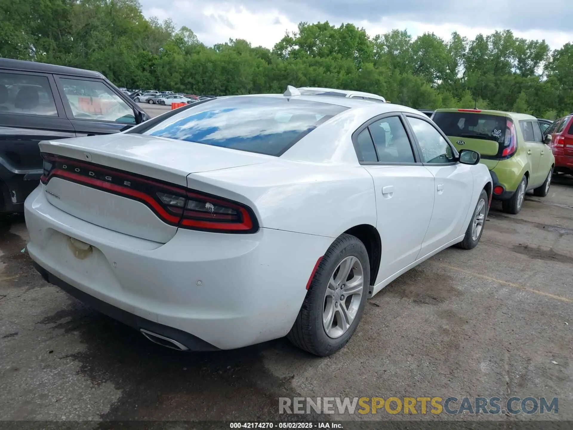 4 fotografías del automóvil dañado 2C3CDXBG3PH518747 DODGE CHARGER 2023