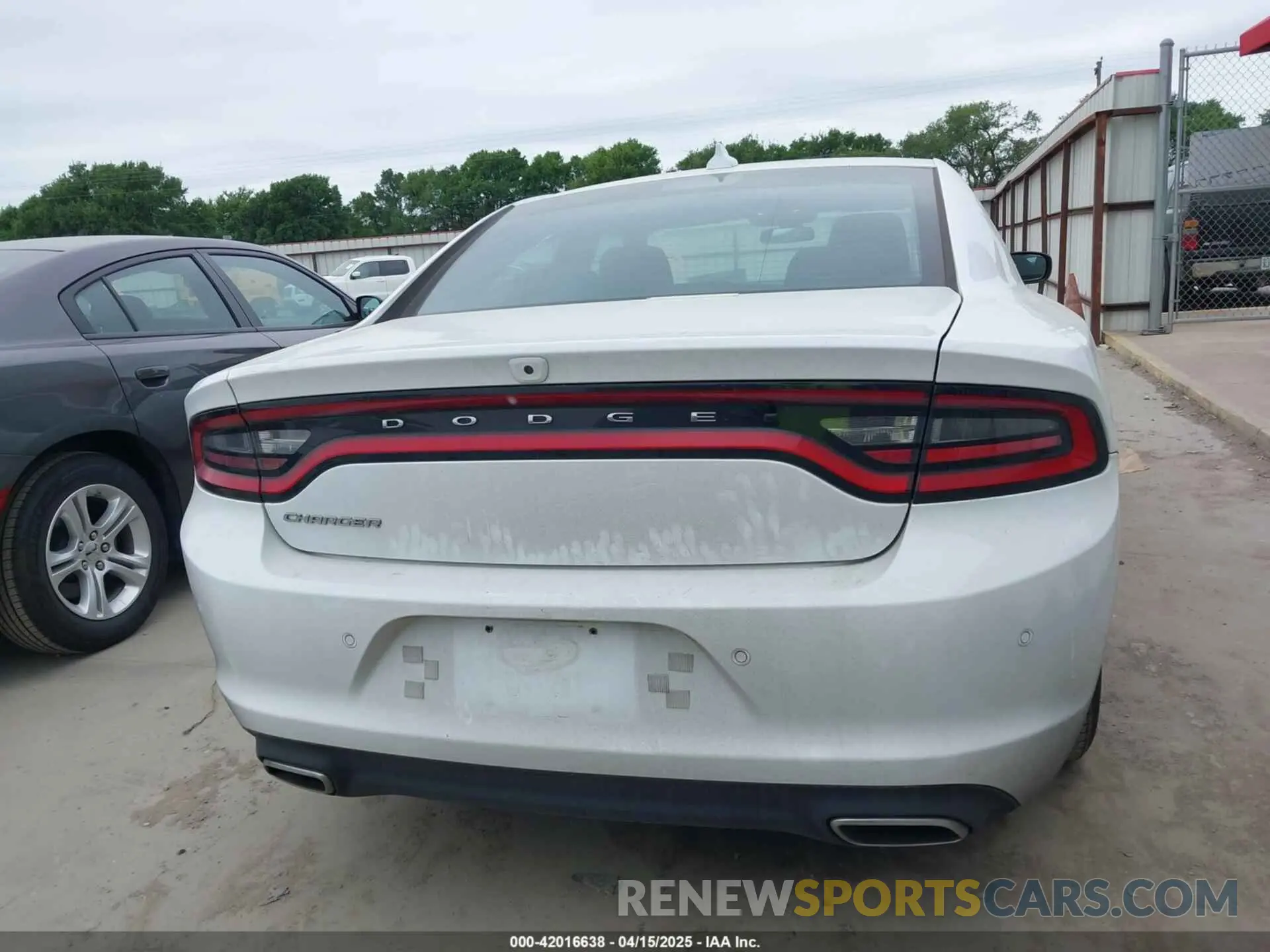 16 fotografías del automóvil dañado 2C3CDXBG4PH591612 DODGE CHARGER 2023