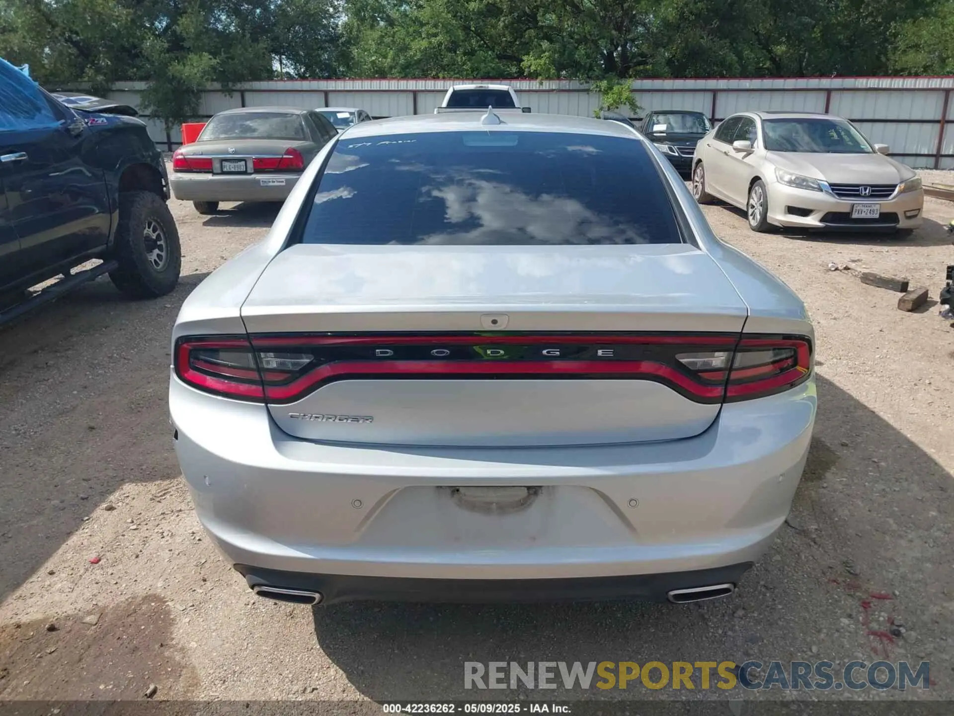 16 fotografías del automóvil dañado 2C3CDXBG5PH529877 DODGE CHARGER 2023