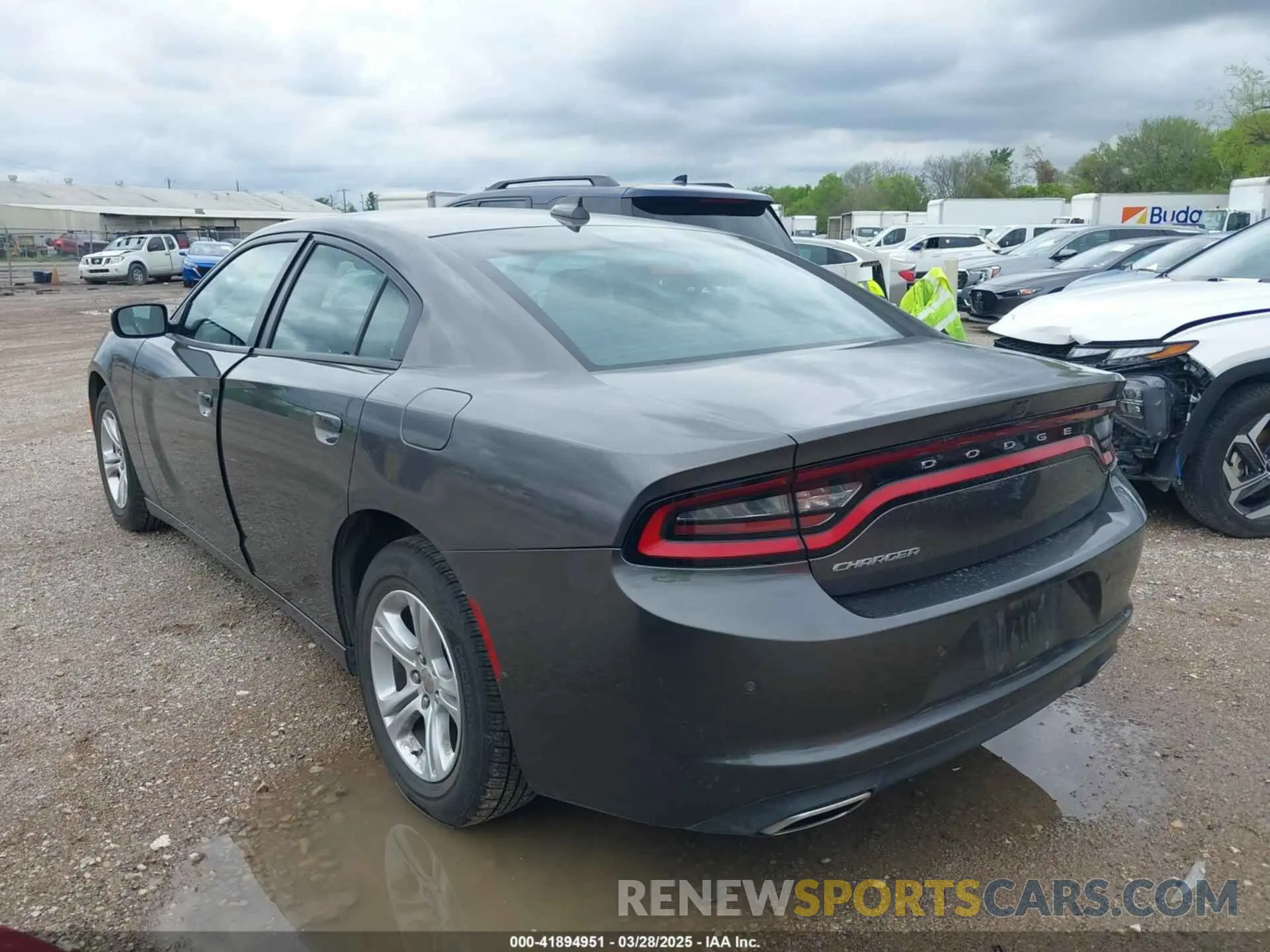 3 fotografías del automóvil dañado 2C3CDXBG5PH530768 DODGE CHARGER 2023