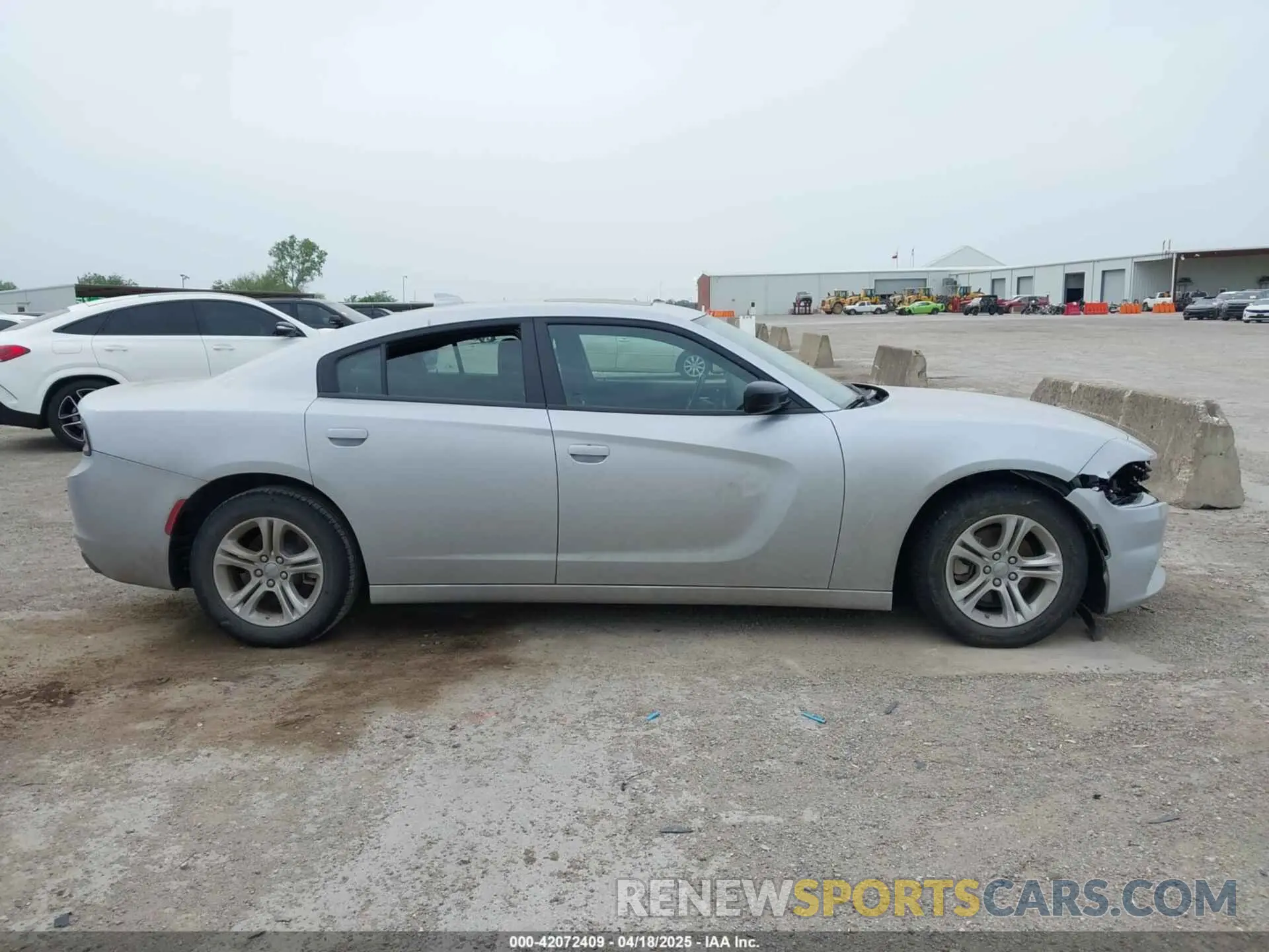 13 fotografías del automóvil dañado 2C3CDXBG5PH674174 DODGE CHARGER 2023