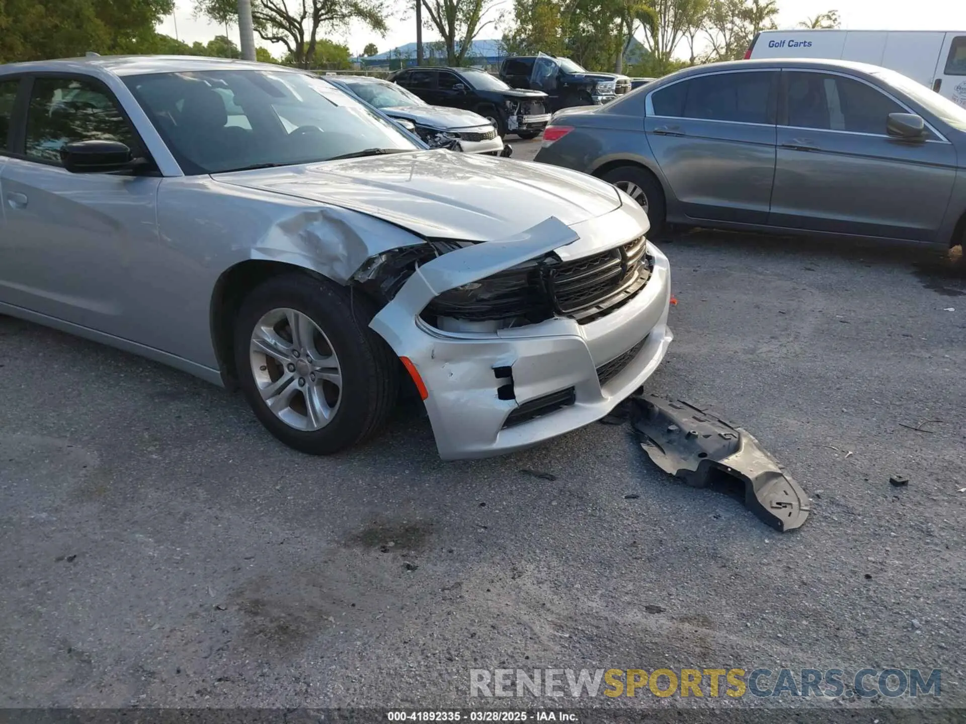 17 fotografías del automóvil dañado 2C3CDXBG6PH564153 DODGE CHARGER 2023