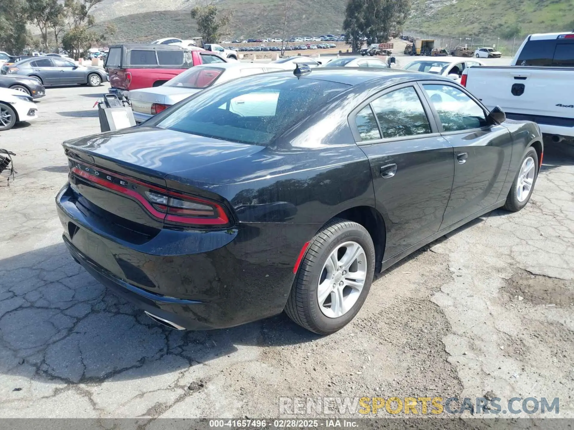 4 fotografías del automóvil dañado 2C3CDXBG6PH671123 DODGE CHARGER 2023