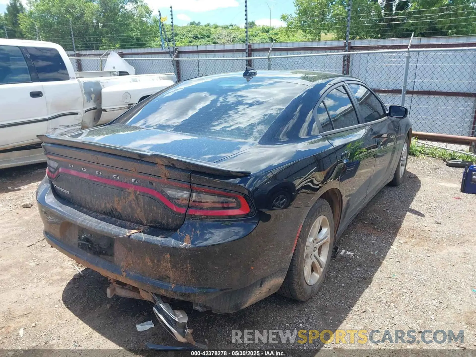 4 fotografías del automóvil dañado 2C3CDXBG7PH657022 DODGE CHARGER 2023