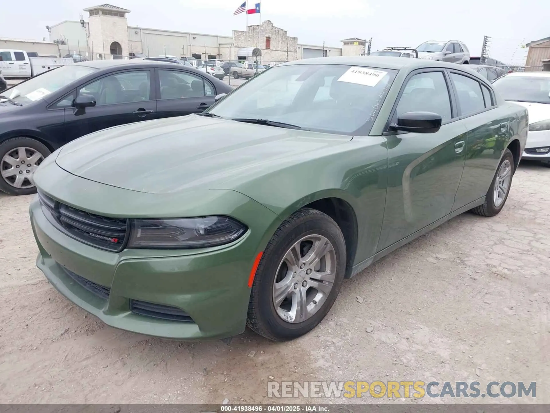 2 fotografías del automóvil dañado 2C3CDXBG8PH530392 DODGE CHARGER 2023