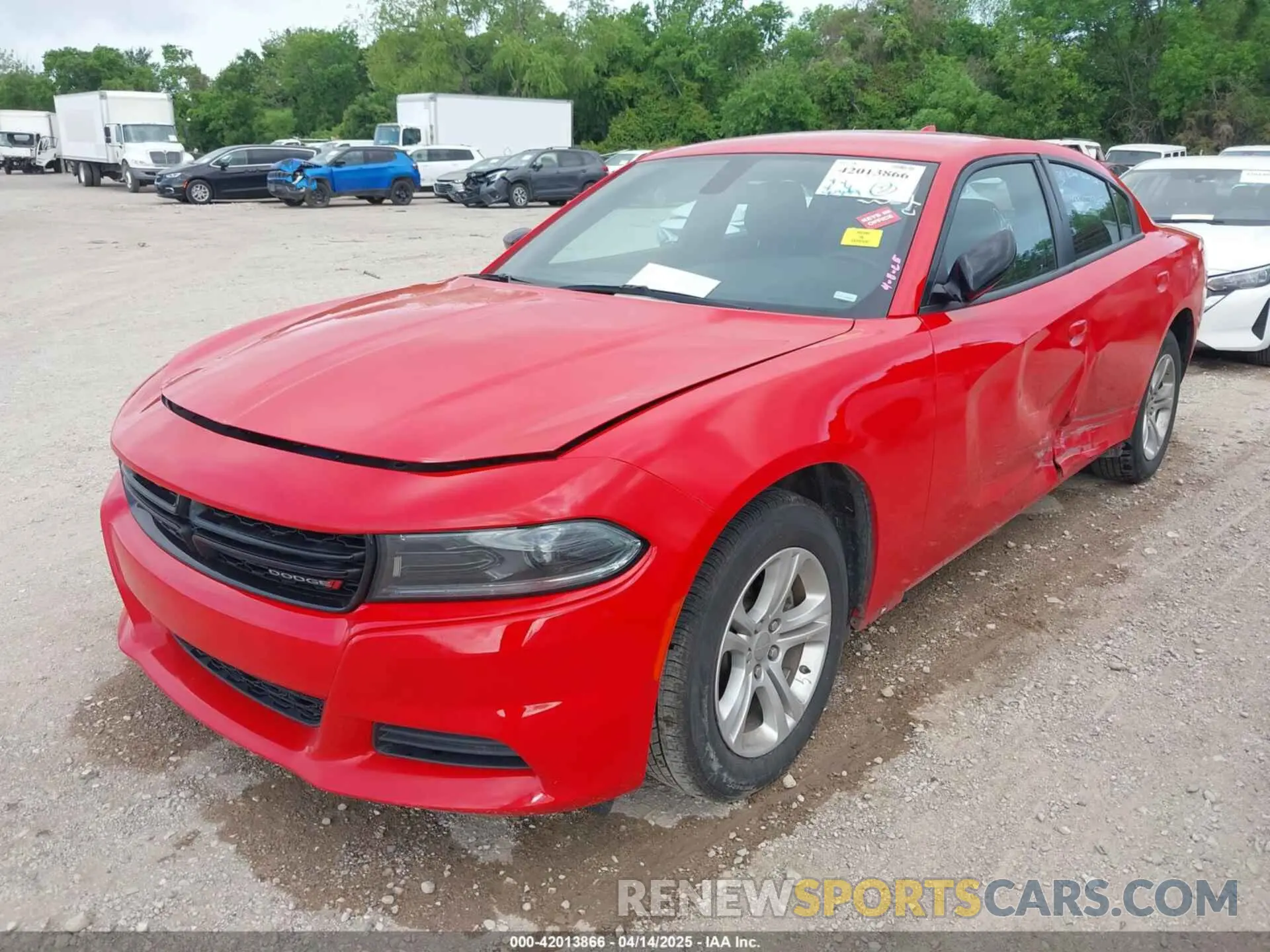 2 fotografías del automóvil dañado 2C3CDXBG8PH591628 DODGE CHARGER 2023