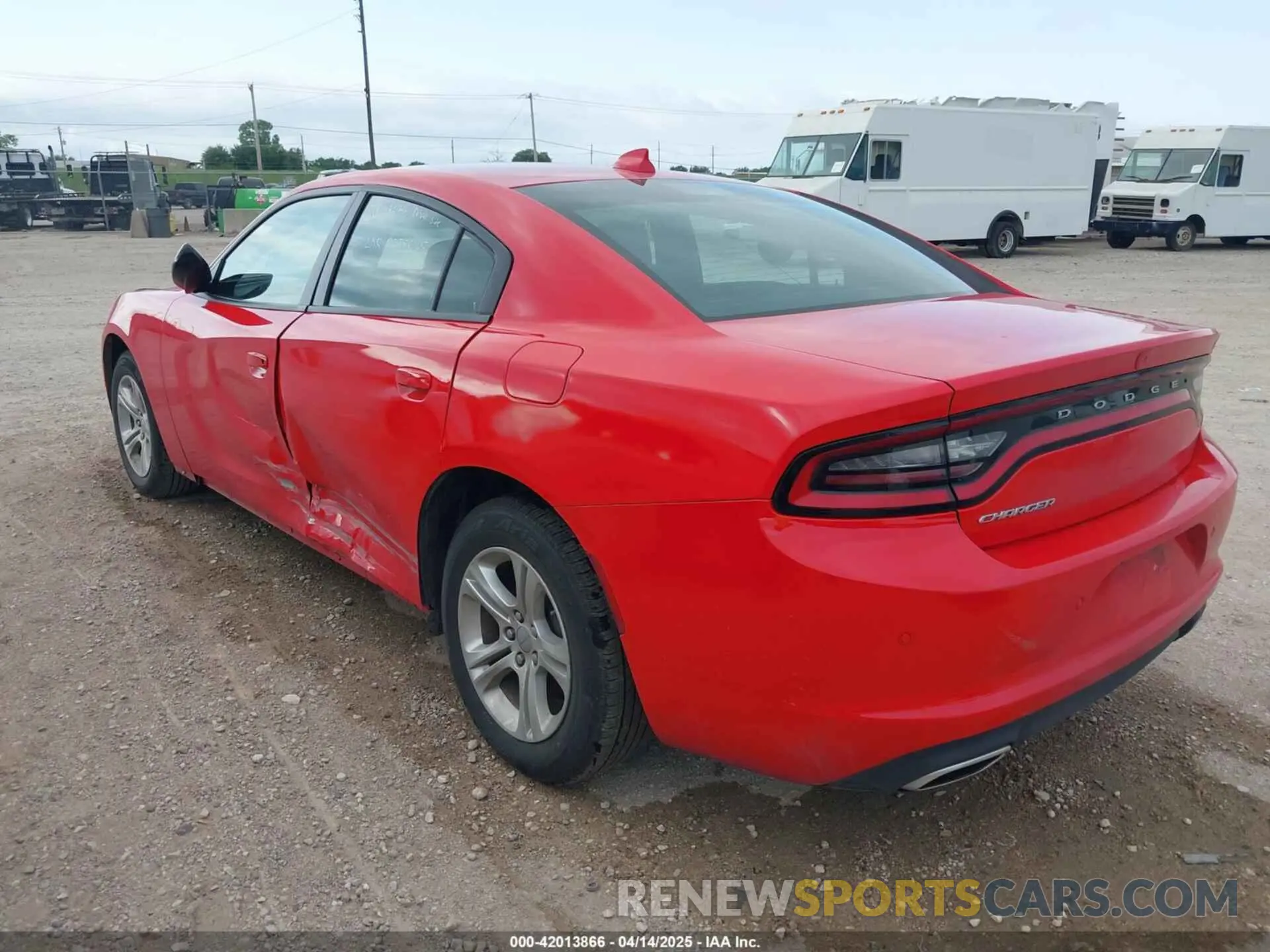 3 fotografías del automóvil dañado 2C3CDXBG8PH591628 DODGE CHARGER 2023