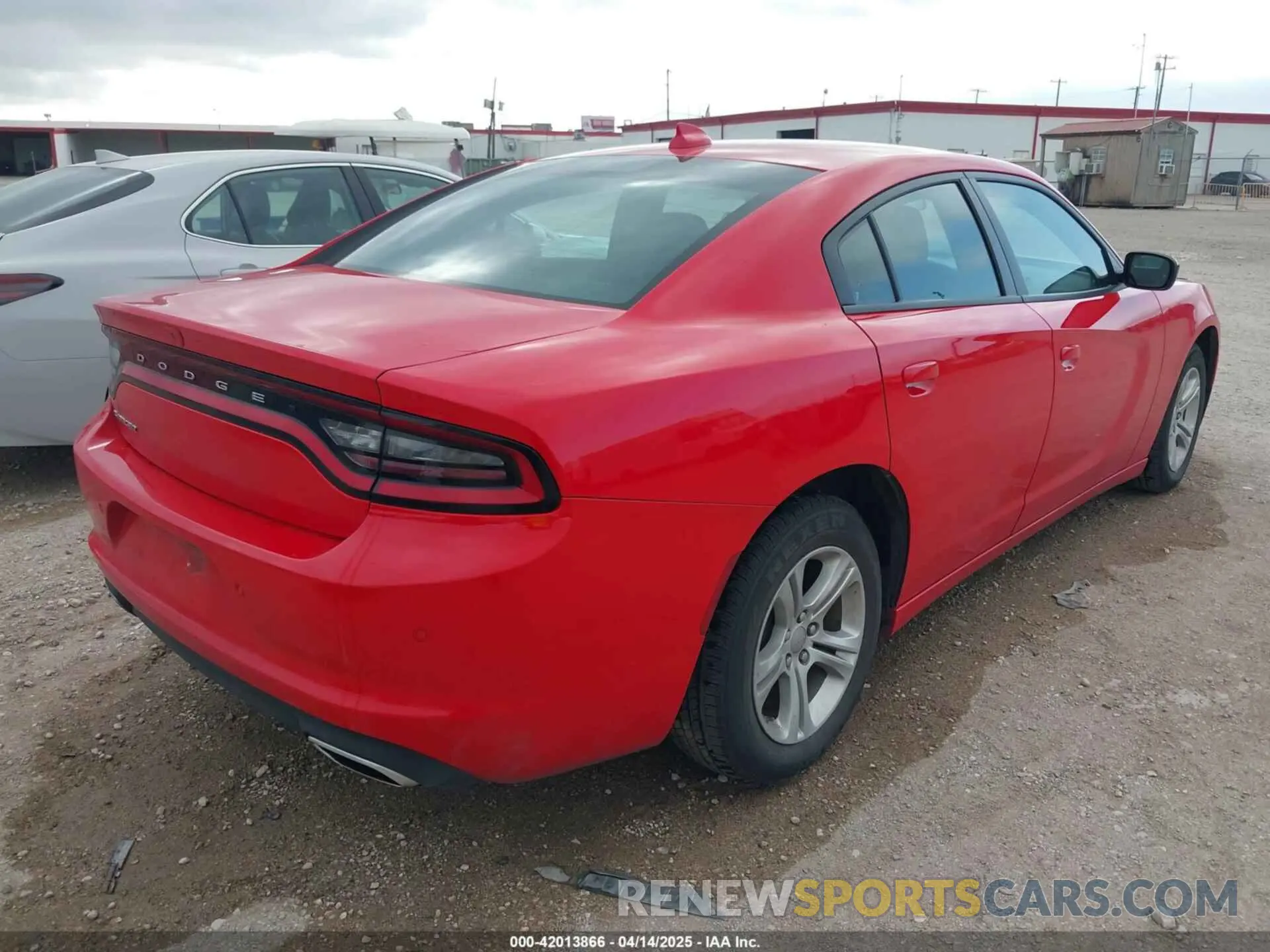 4 fotografías del automóvil dañado 2C3CDXBG8PH591628 DODGE CHARGER 2023