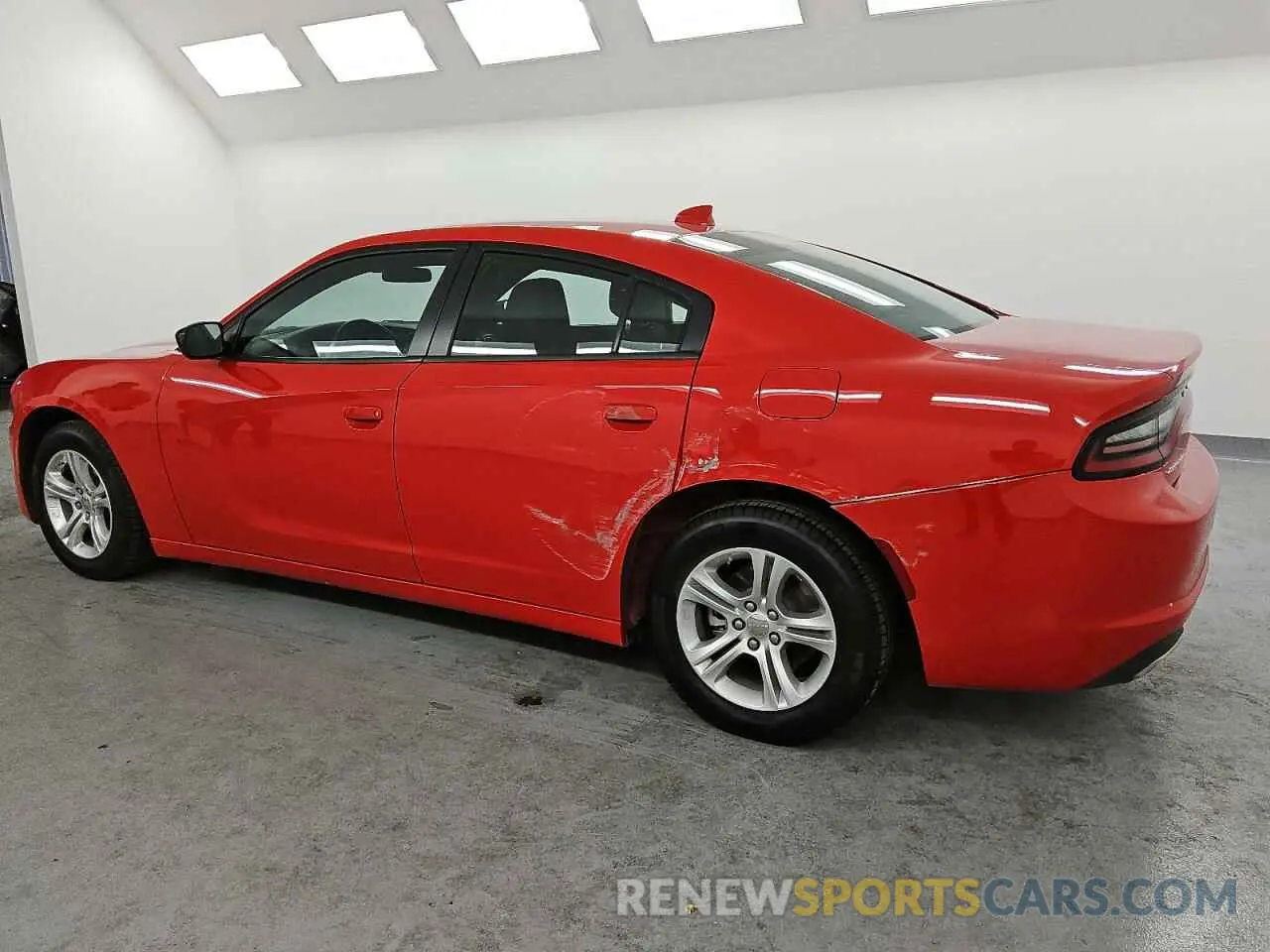 2 fotografías del automóvil dañado 2C3CDXBG8PH687775 DODGE CHARGER 2023