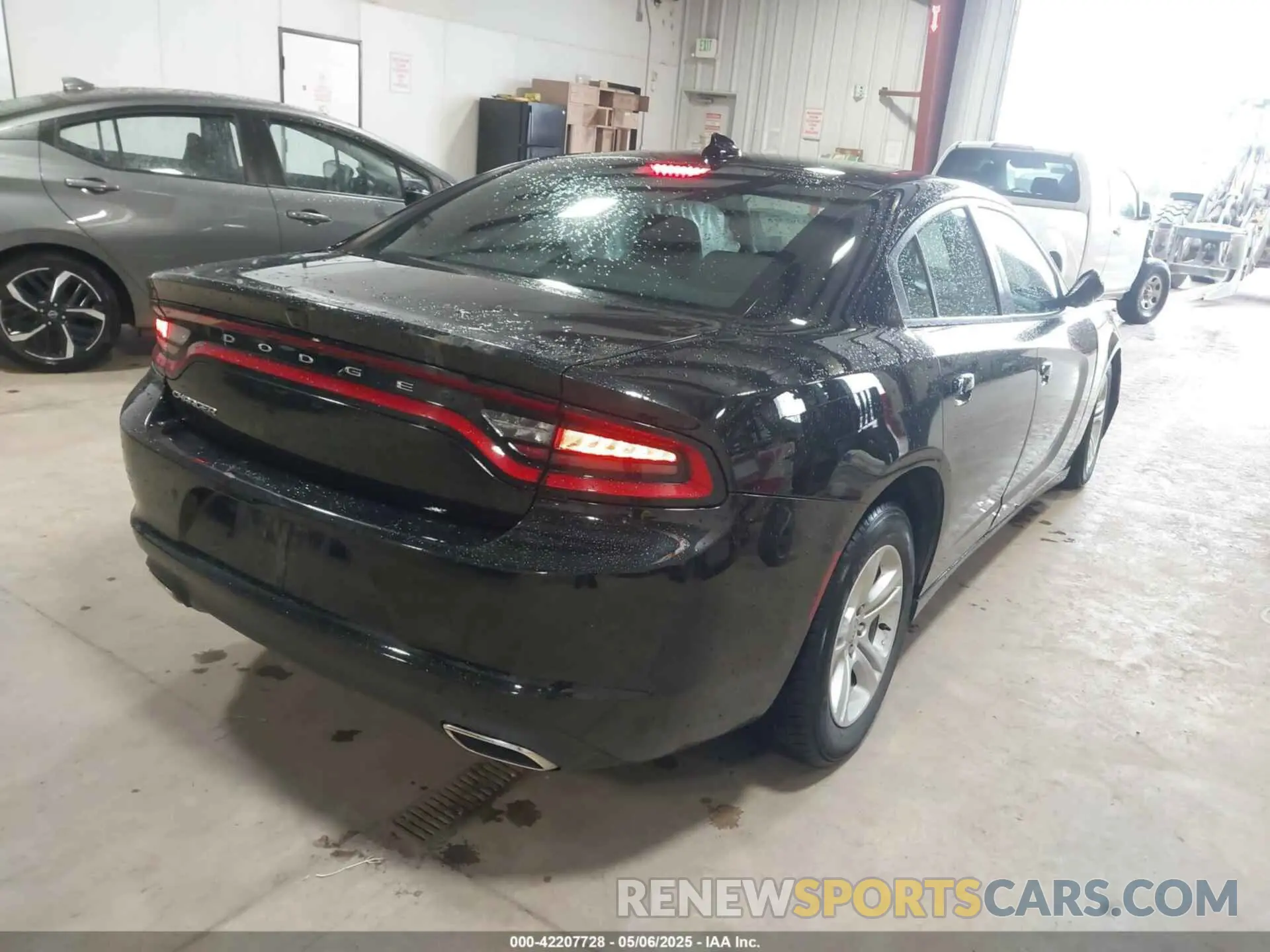 4 fotografías del automóvil dañado 2C3CDXBGXPH515585 DODGE CHARGER 2023