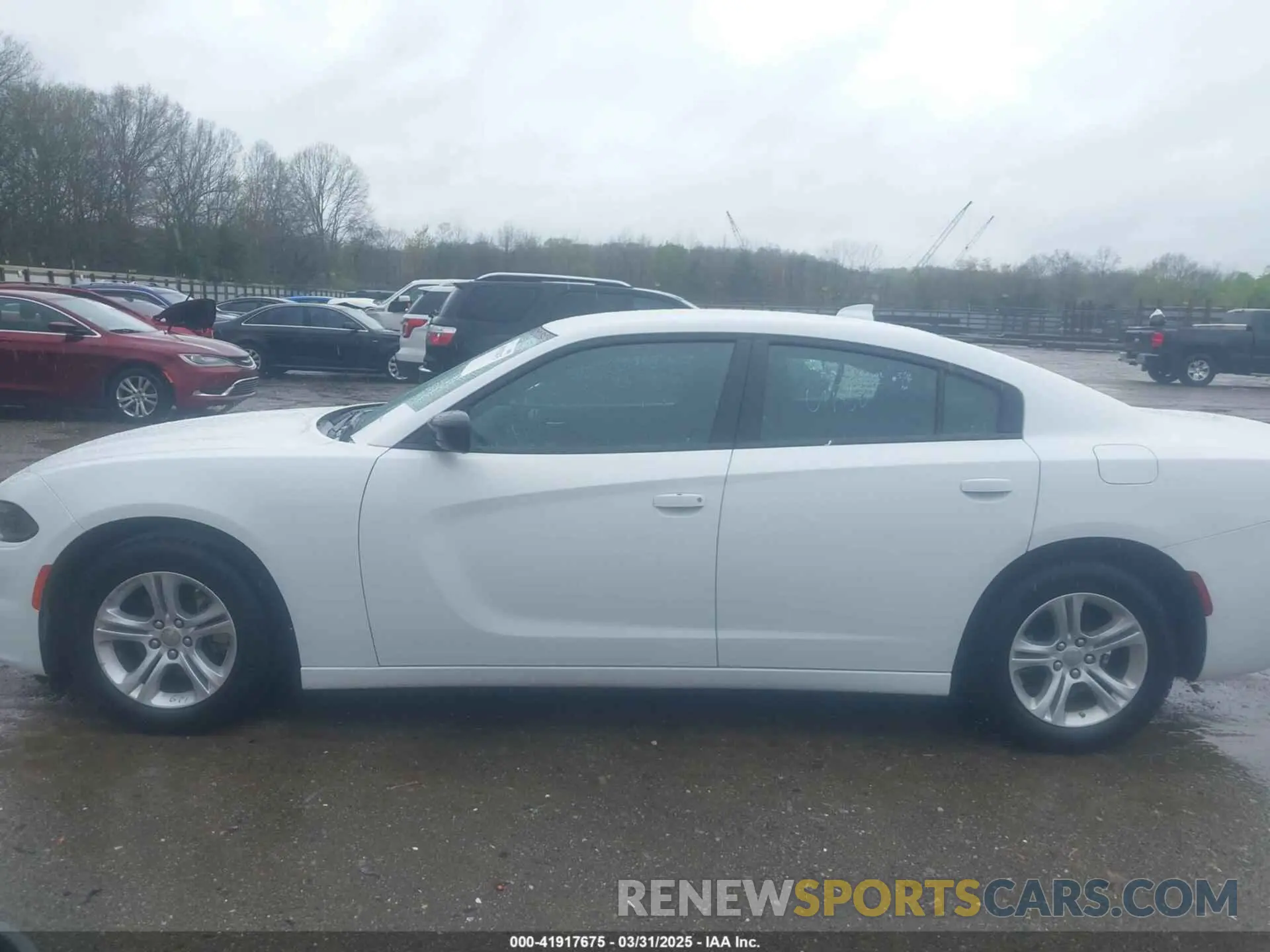 14 fotografías del automóvil dañado 2C3CDXBGXPH550658 DODGE CHARGER 2023