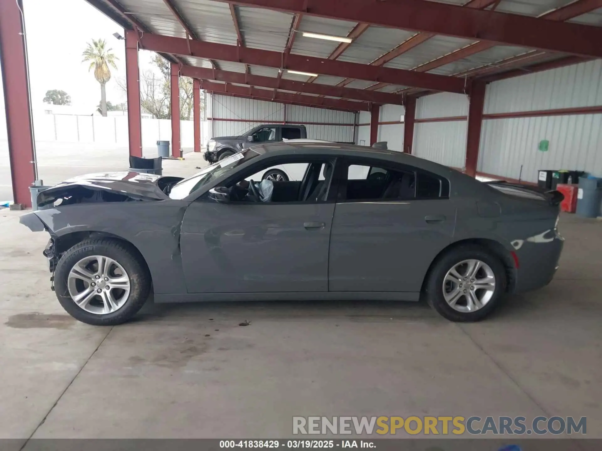 13 fotografías del automóvil dañado 2C3CDXBGXPH672842 DODGE CHARGER 2023