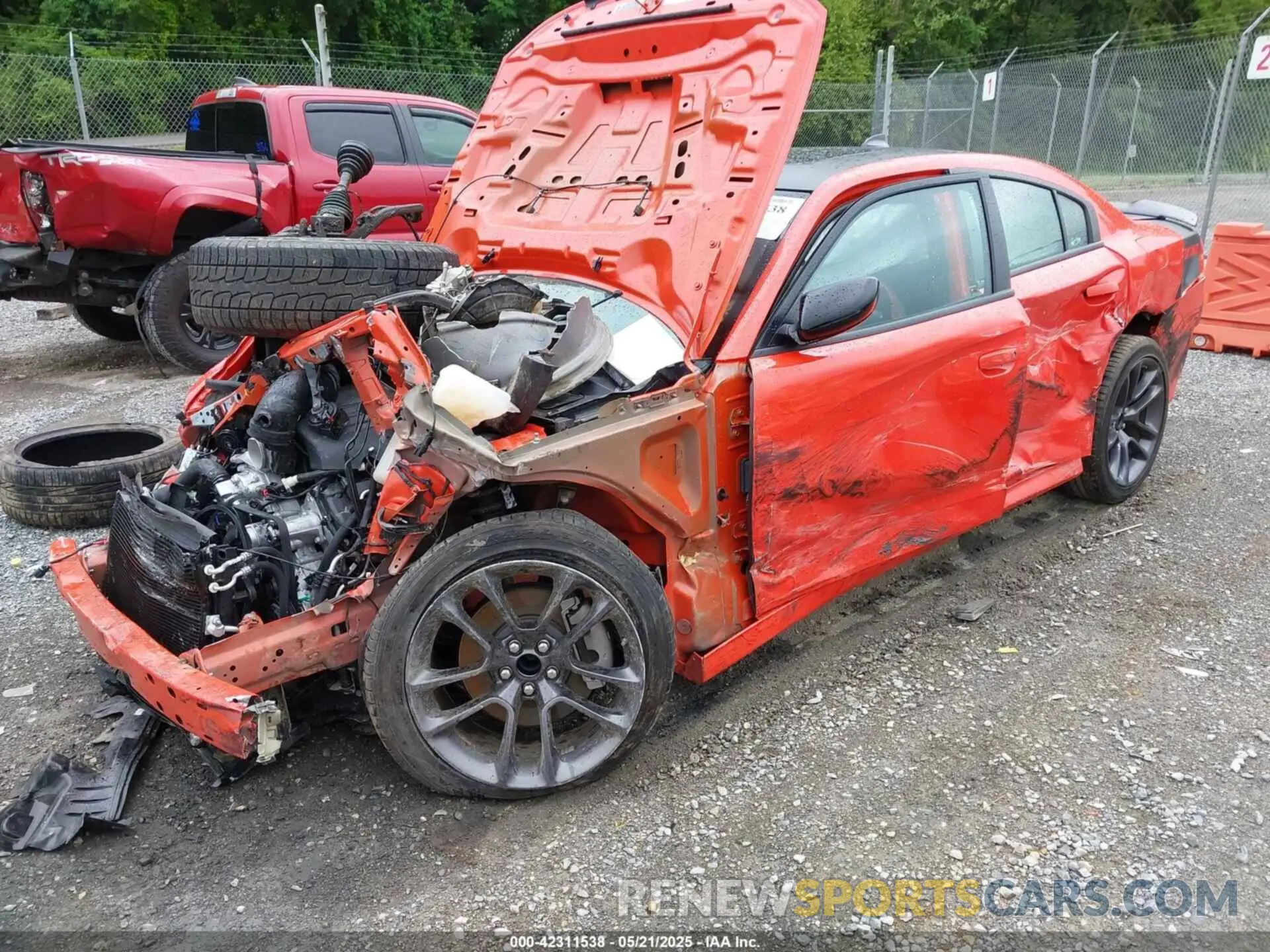 2 fotografías del automóvil dañado 2C3CDXCT2PH699528 DODGE CHARGER 2023