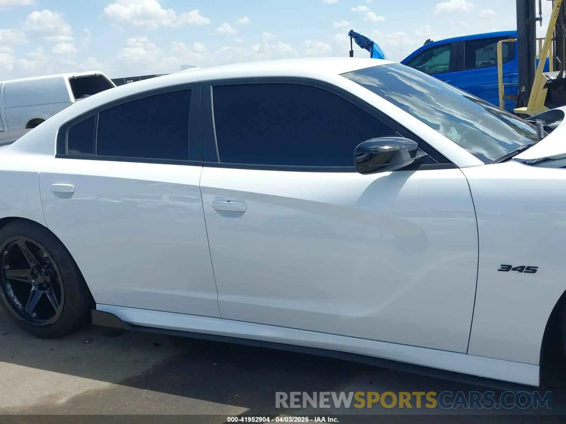 13 fotografías del automóvil dañado 2C3CDXCT6PH555657 DODGE CHARGER 2023