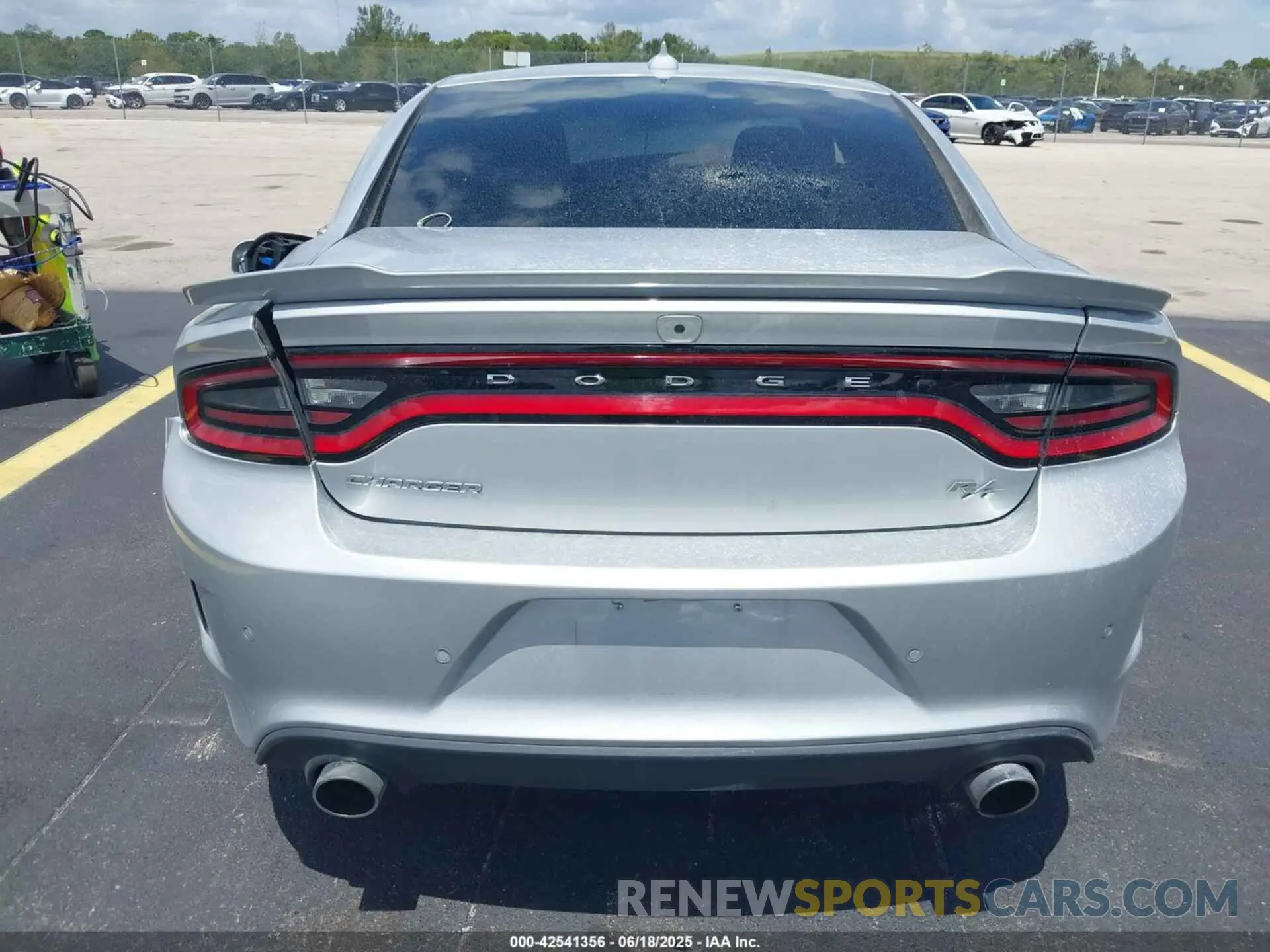 16 fotografías del automóvil dañado 2C3CDXCT6PH591428 DODGE CHARGER 2023