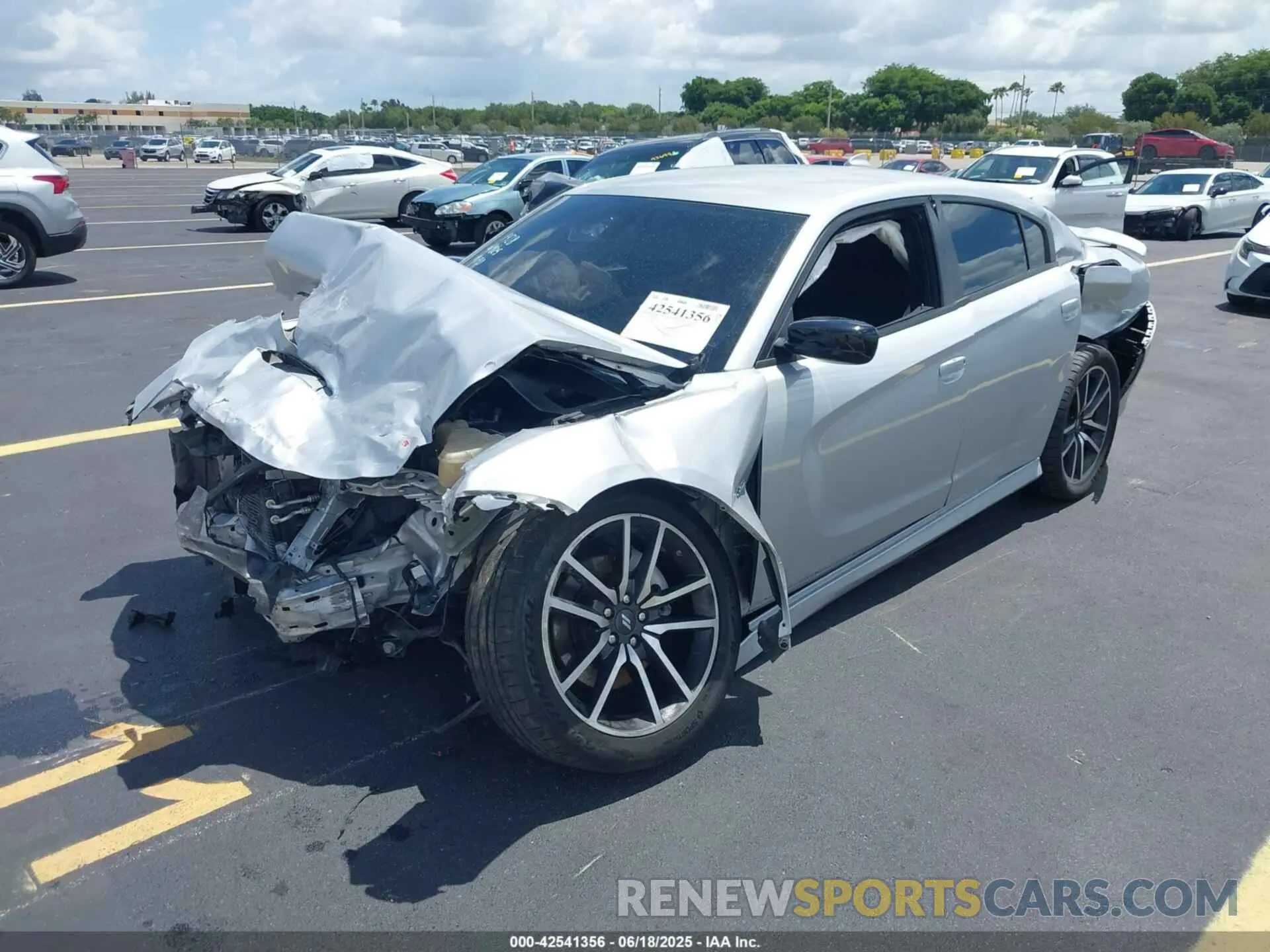 2 fotografías del automóvil dañado 2C3CDXCT6PH591428 DODGE CHARGER 2023