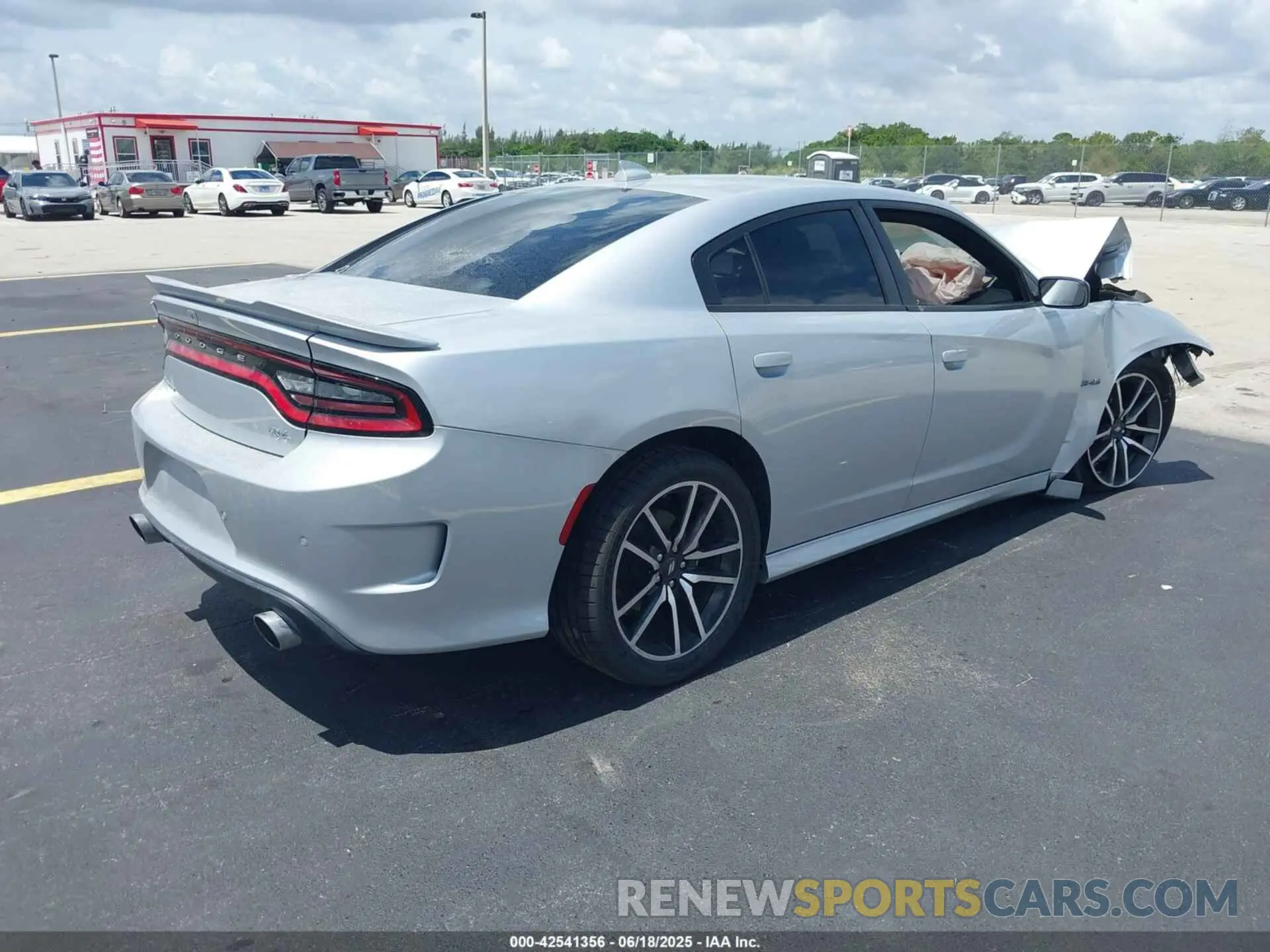 4 fotografías del automóvil dañado 2C3CDXCT6PH591428 DODGE CHARGER 2023