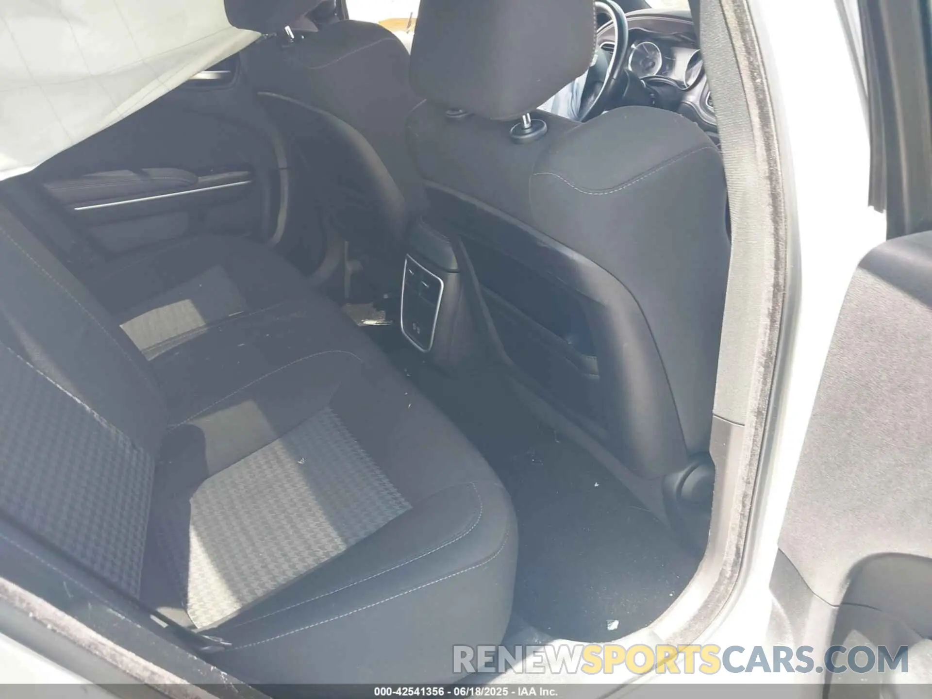 8 fotografías del automóvil dañado 2C3CDXCT6PH591428 DODGE CHARGER 2023