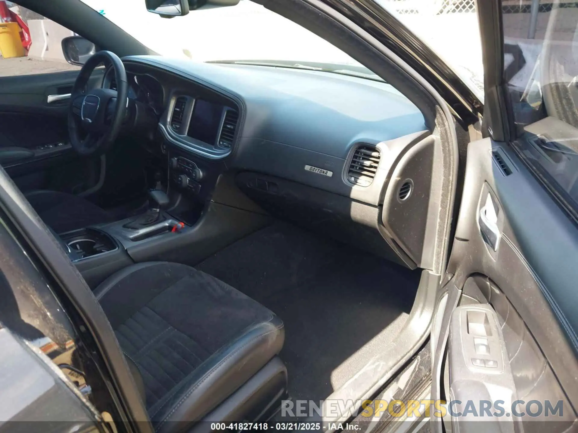 5 fotografías del automóvil dañado 2C3CDXGJ5PH697779 DODGE CHARGER 2023