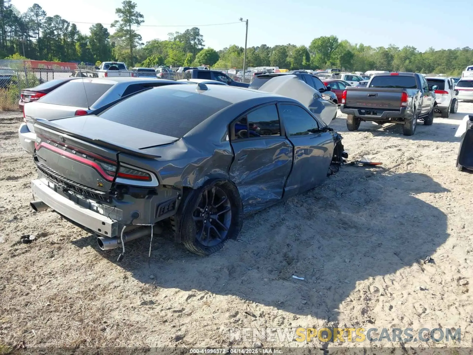 4 fotografías del automóvil dañado 2C3CDXGJ6PH639275 DODGE CHARGER 2023