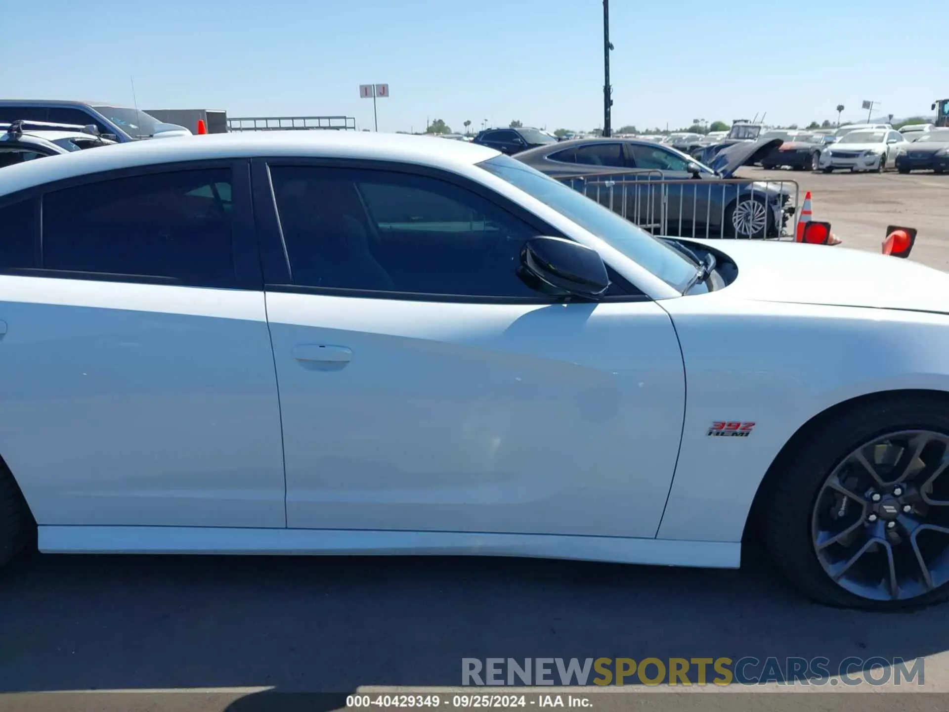 13 fotografías del automóvil dañado 2C3CDXGJ7PH663990 DODGE CHARGER 2023