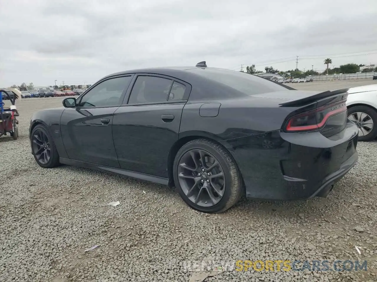 2 fotografías del automóvil dañado 2C3CDXGJXPH588590 DODGE CHARGER 2023