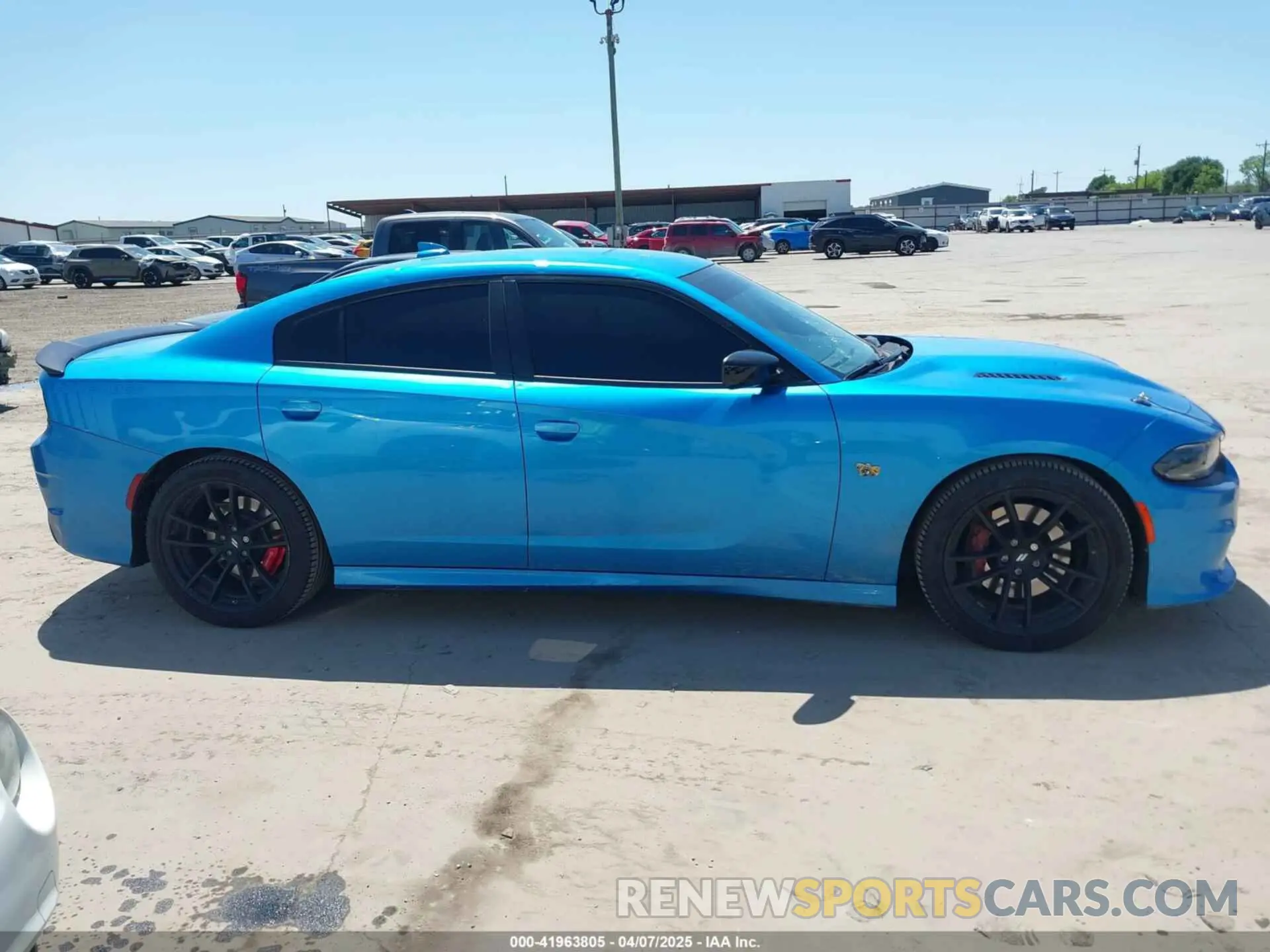 13 fotografías del automóvil dañado 2C3CDXGJXPH611575 DODGE CHARGER 2023