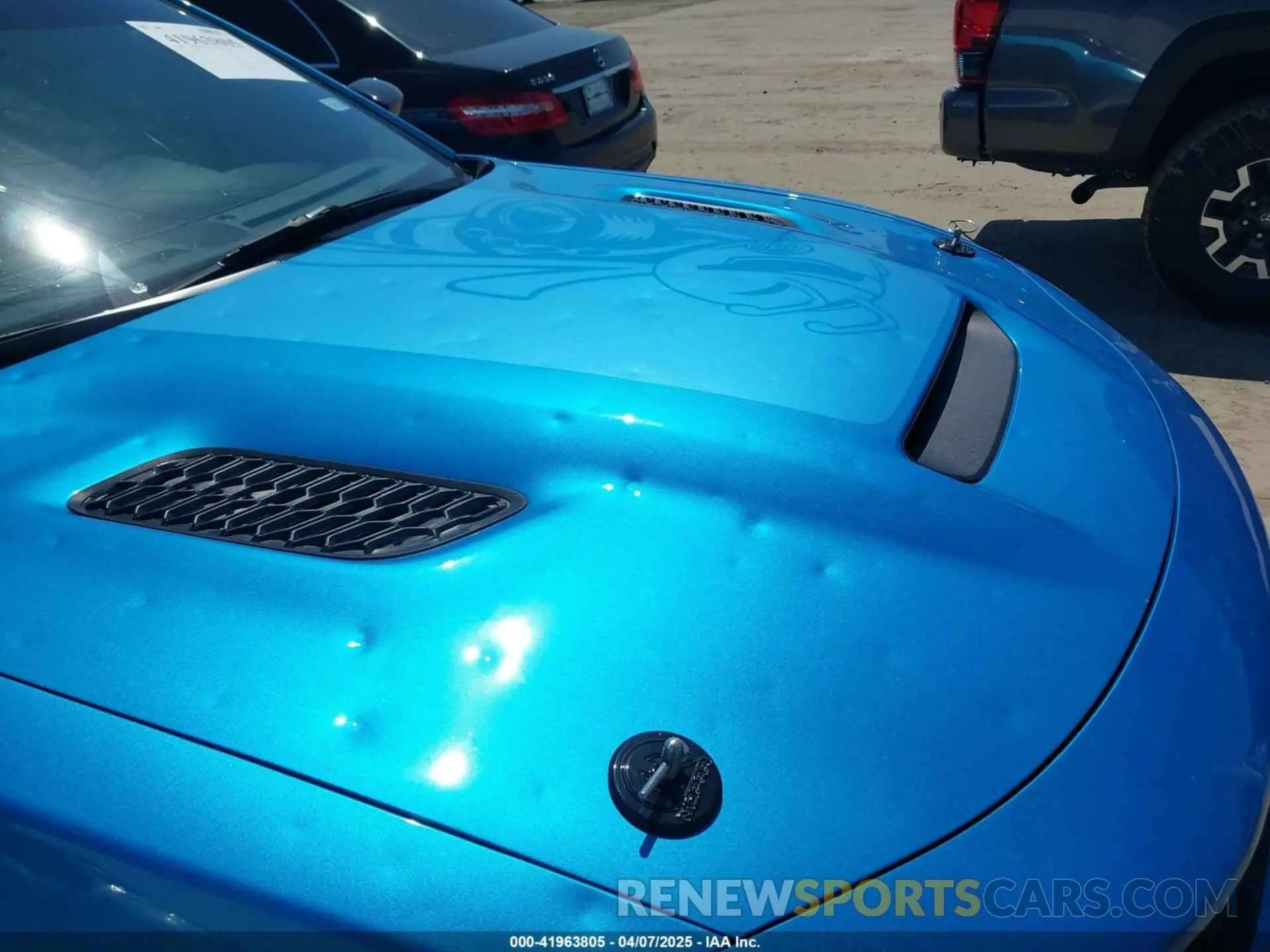 17 fotografías del automóvil dañado 2C3CDXGJXPH611575 DODGE CHARGER 2023