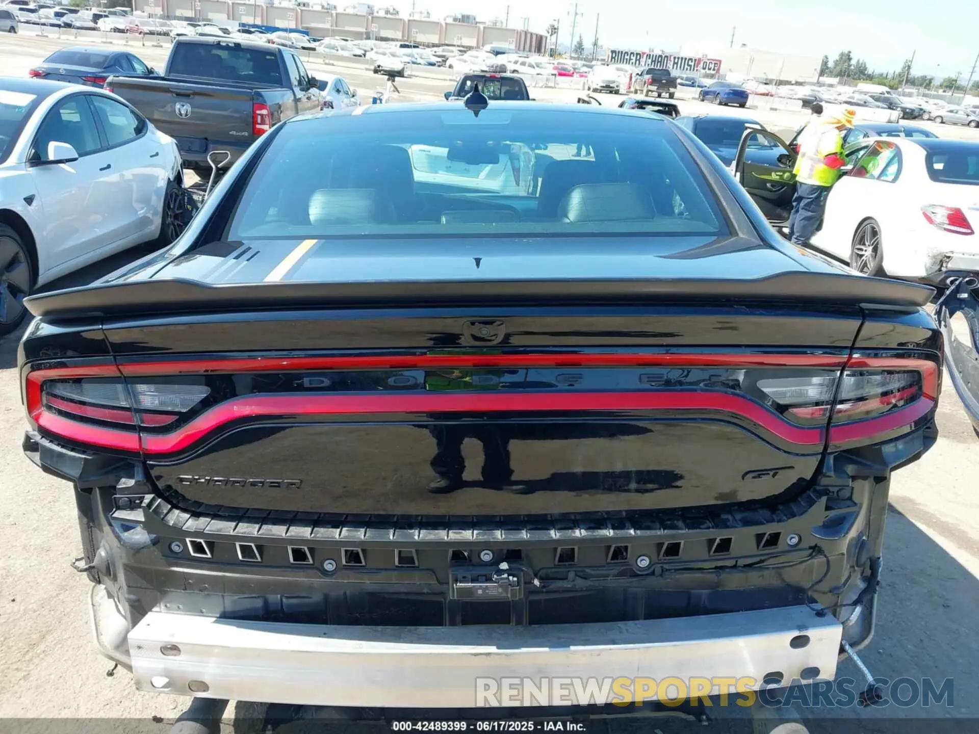 17 fotografías del automóvil dañado 2C3CDXHG8PH638843 DODGE CHARGER 2023