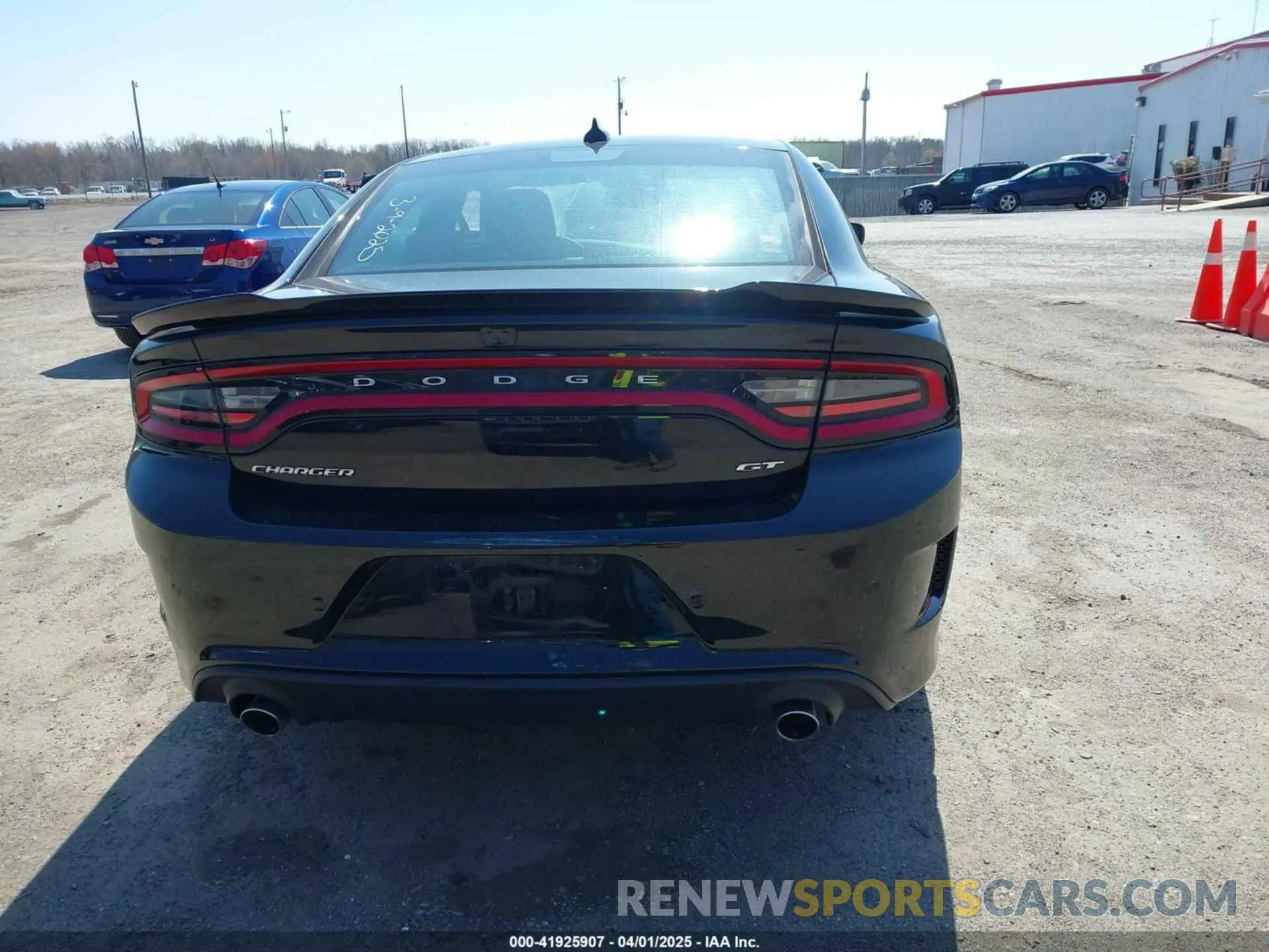 15 fotografías del automóvil dañado 2C3CDXHGXPH566320 DODGE CHARGER 2023