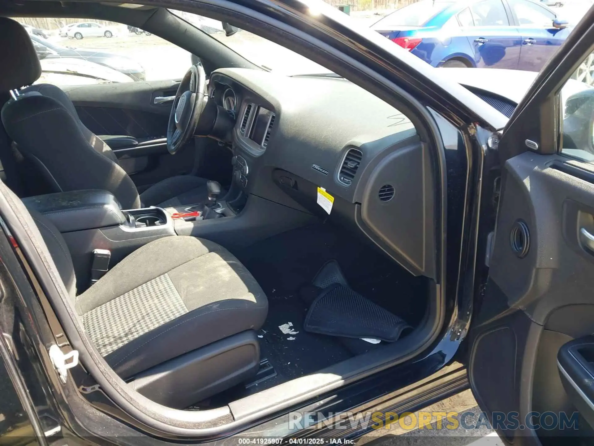 5 fotografías del automóvil dañado 2C3CDXHGXPH566320 DODGE CHARGER 2023