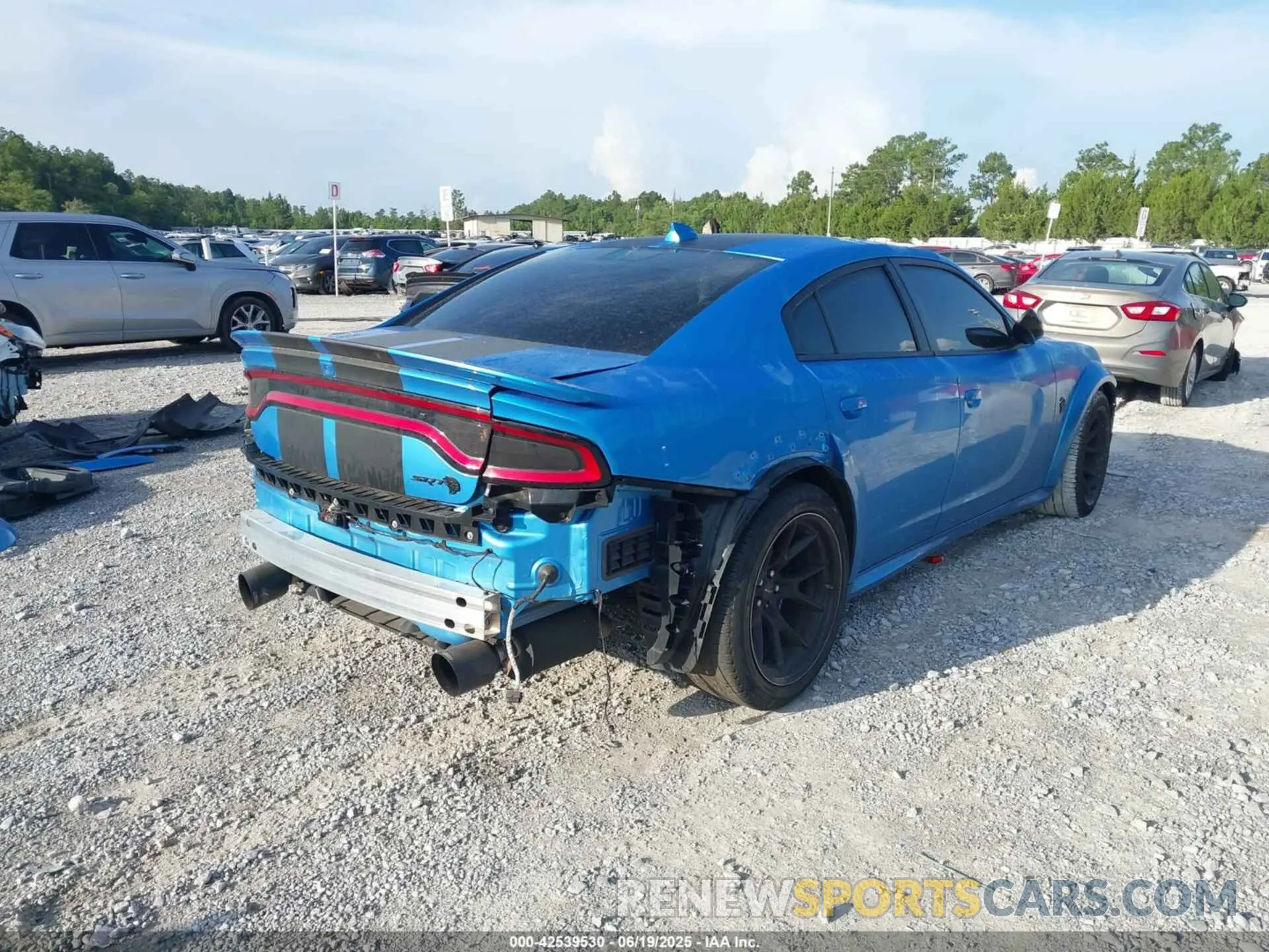 4 fotografías del automóvil dañado 2C3CDXL97PH642360 DODGE CHARGER 2023