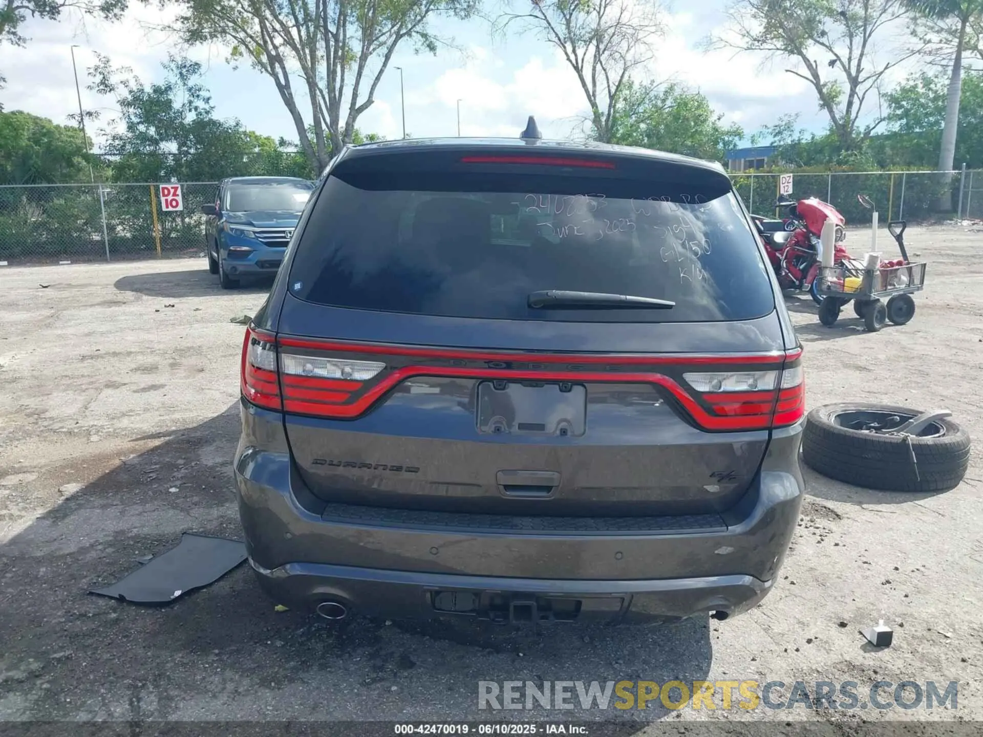 16 fotografías del automóvil dañado 1C4SDHCT3MC845656 DODGE DURANGO 2021