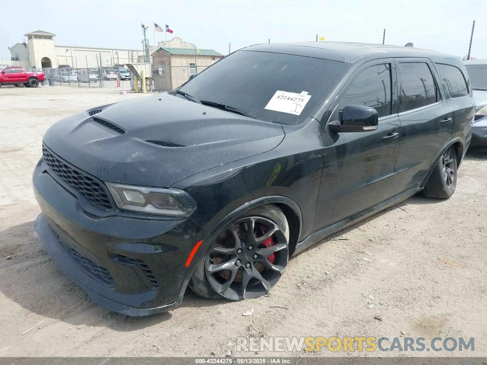 2 fotografías del automóvil dañado 1C4SDJH90MC689175 DODGE DURANGO 2021