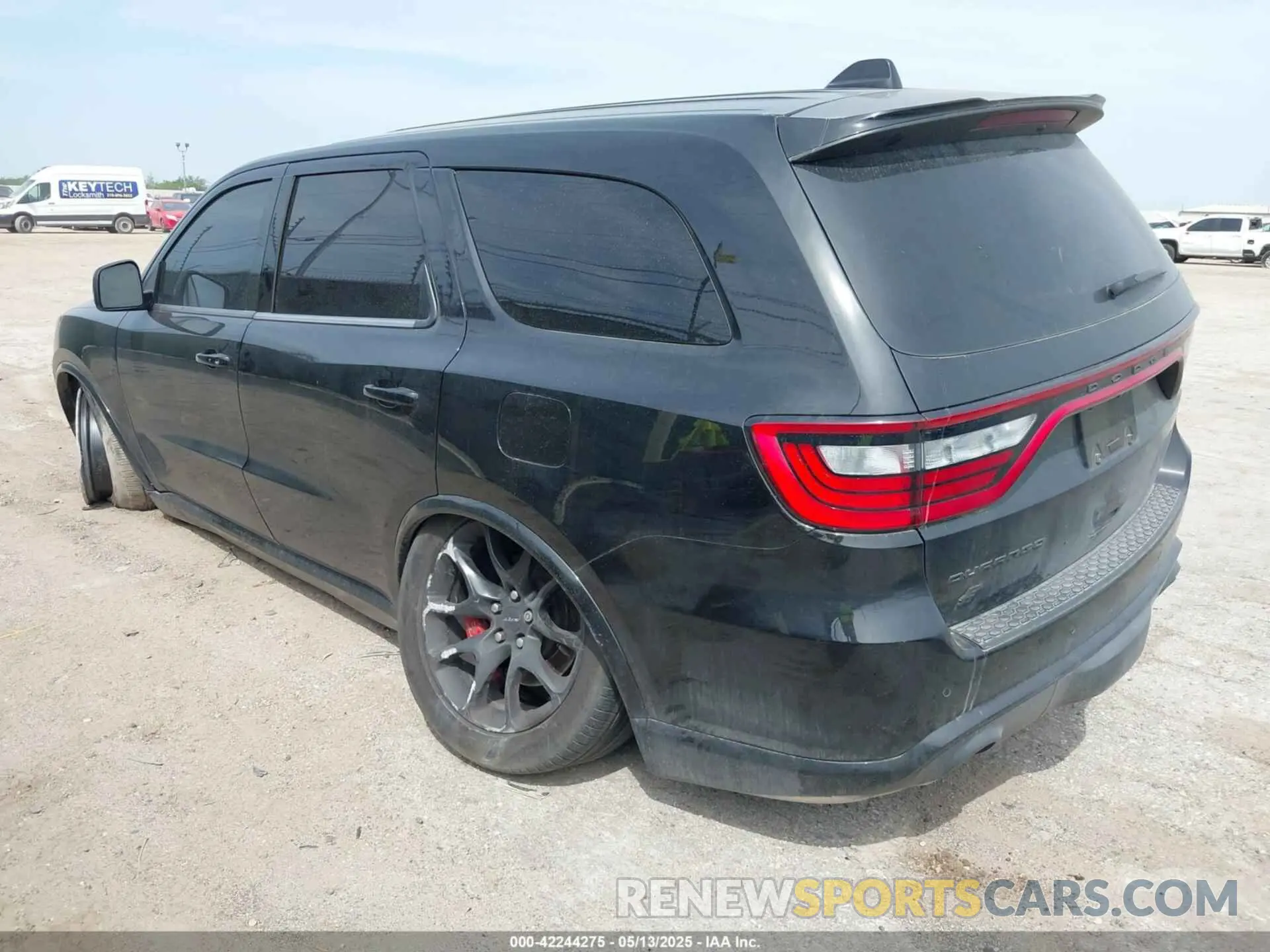 3 fotografías del automóvil dañado 1C4SDJH90MC689175 DODGE DURANGO 2021