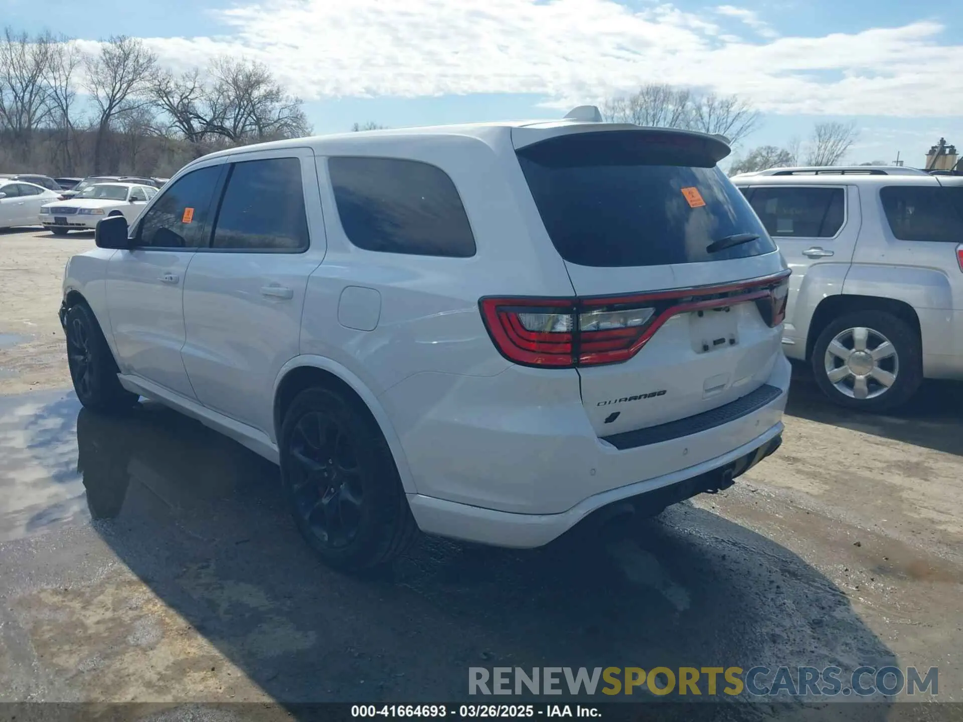3 fotografías del automóvil dañado 1C4SDJH96MC762632 DODGE DURANGO 2021