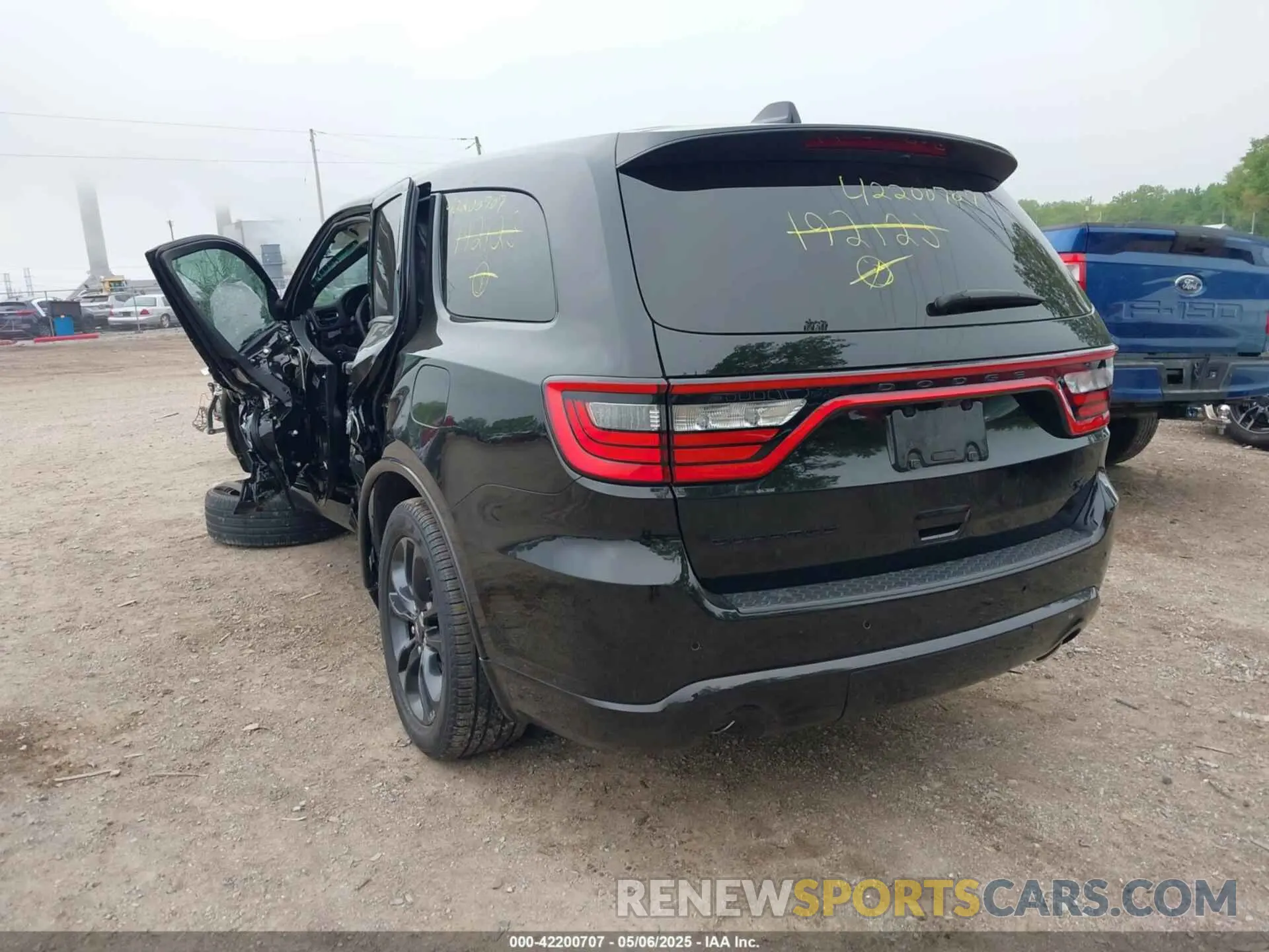 3 fotografías del automóvil dañado 1C4SDHCT9NC192123 DODGE DURANGO 2022