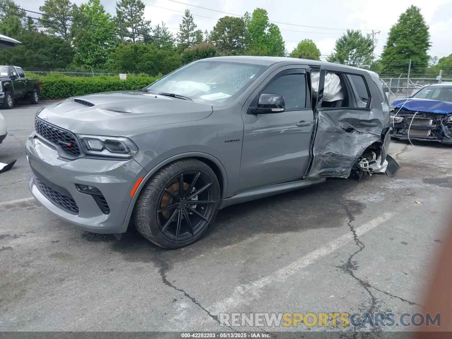 2 fotografías del automóvil dañado 1C4SDJCT0NC108438 DODGE DURANGO 2022