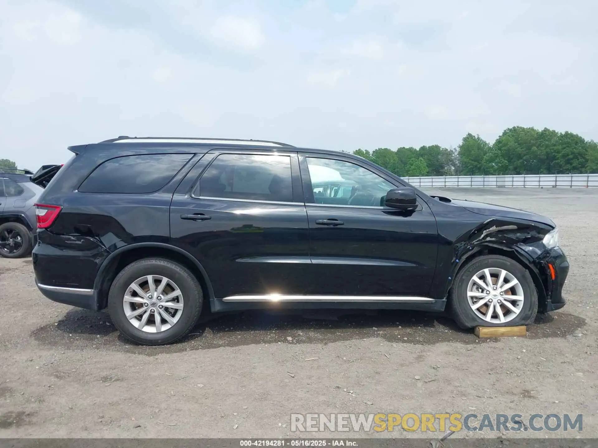 13 fotografías del automóvil dañado 1C4RDJAG0PC584678 DODGE DURANGO 2023