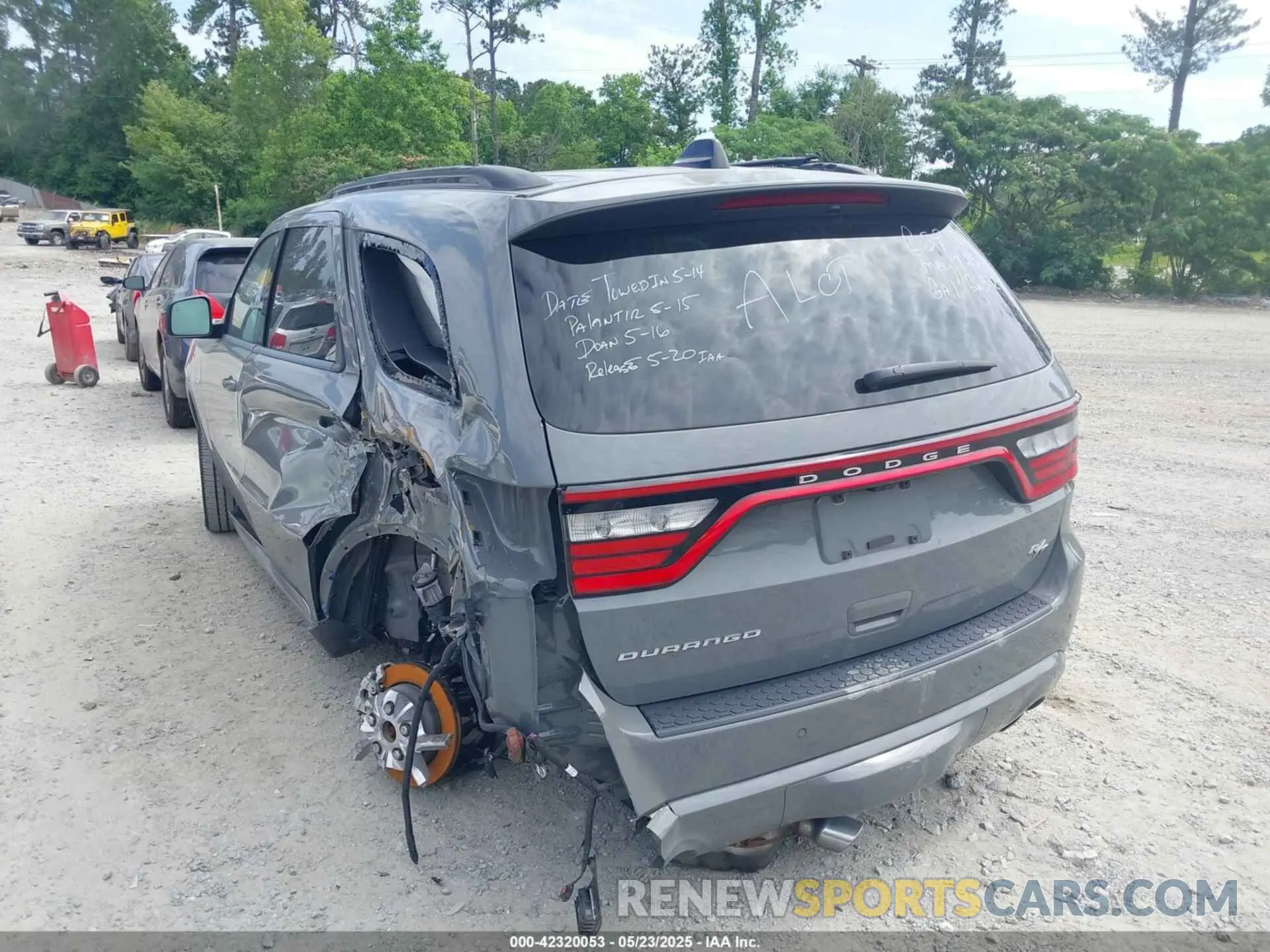 3 fotografías del automóvil dañado 1C4SDHCT1PC616557 DODGE DURANGO 2023