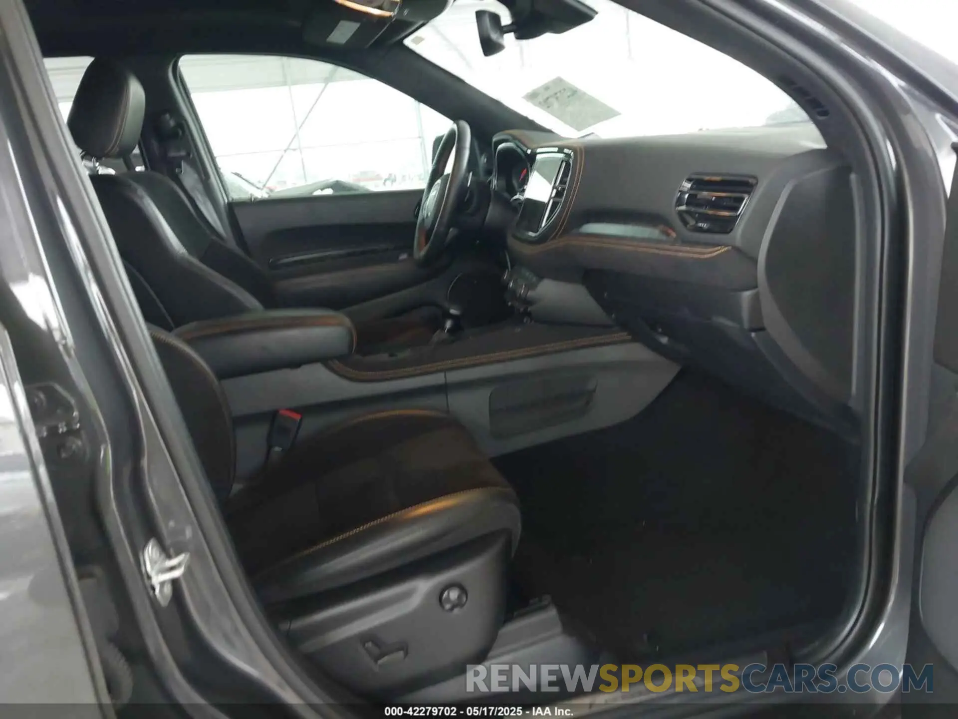5 fotografías del automóvil dañado 1C4SDHCT4PC715020 DODGE DURANGO 2023