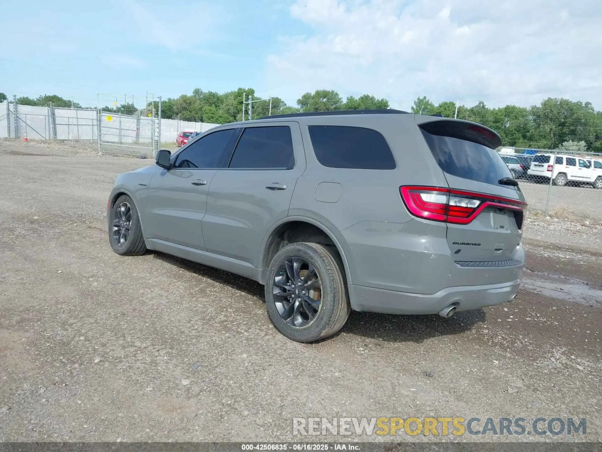 3 fotografías del automóvil dañado 1C4SDJCT8PC550788 DODGE DURANGO 2023