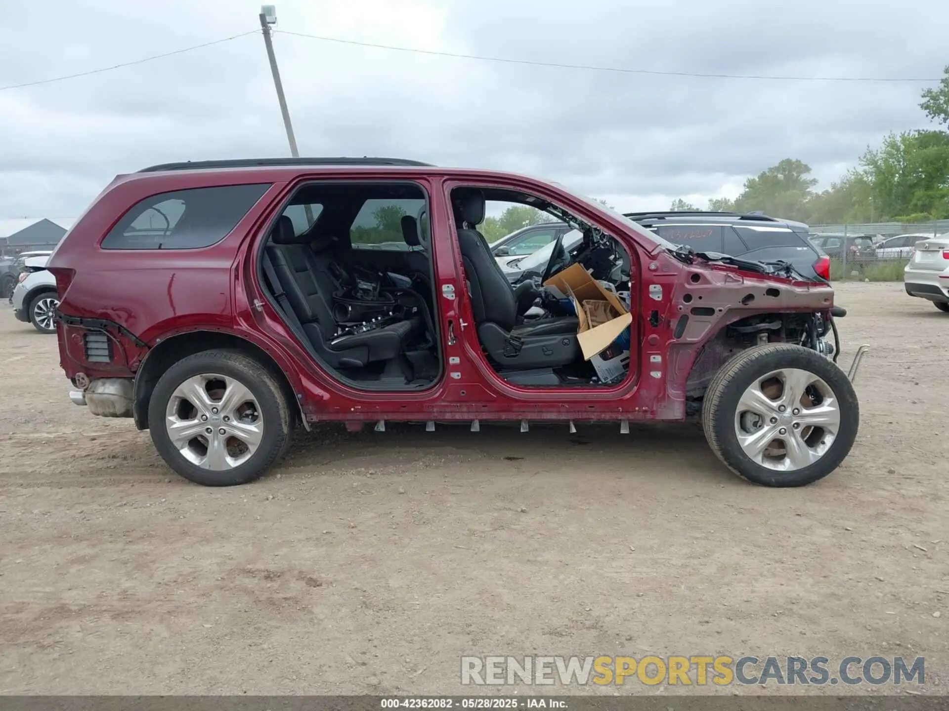 12 fotografías del automóvil dañado 1C4SDJCT9PC676027 DODGE DURANGO 2023