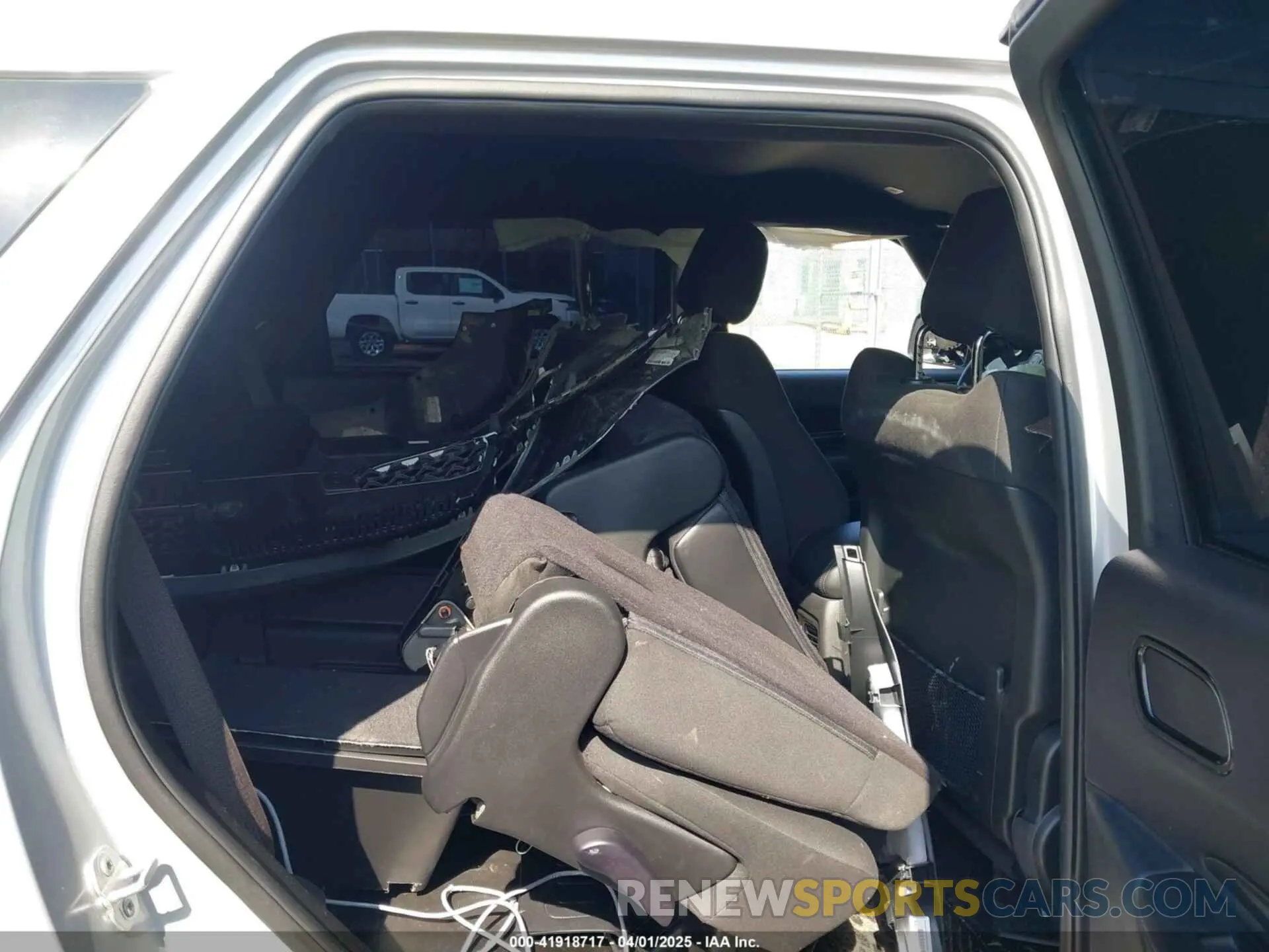 8 fotografías del automóvil dañado 1C4SDJFT9PC632122 DODGE DURANGO 2023