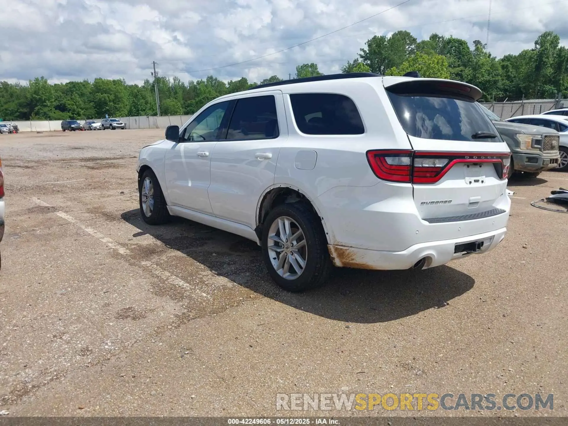 3 fotografías del automóvil dañado 1C4RDHDG9RC118383 DODGE DURANGO 2024