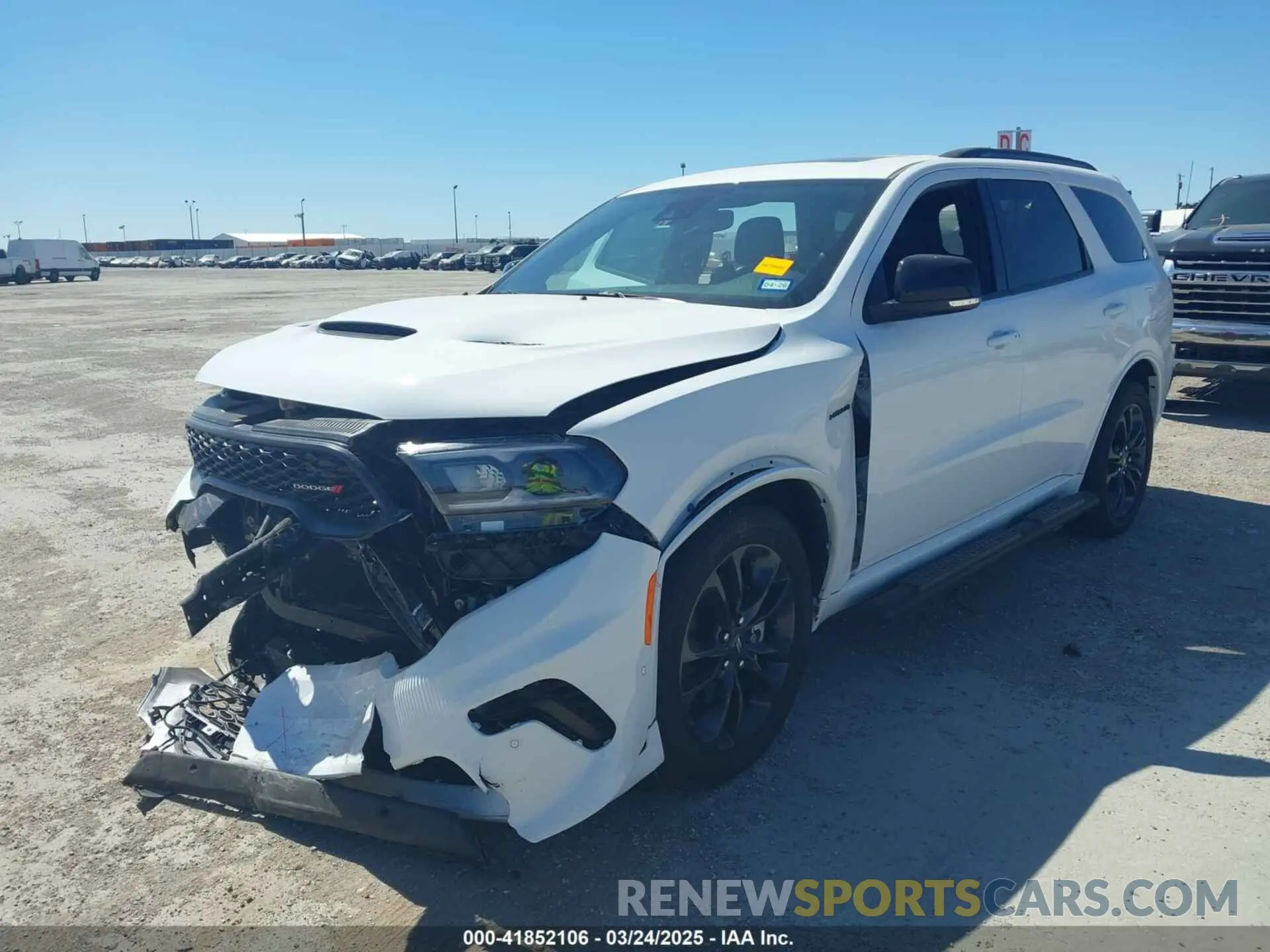 2 fotografías del automóvil dañado 1C4SDHCT6RC185359 DODGE DURANGO 2024