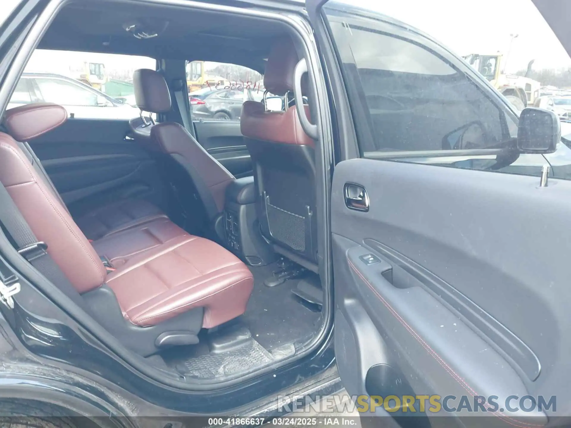 8 fotografías del automóvil dañado 1C4SDJCT3RC139804 DODGE DURANGO 2024