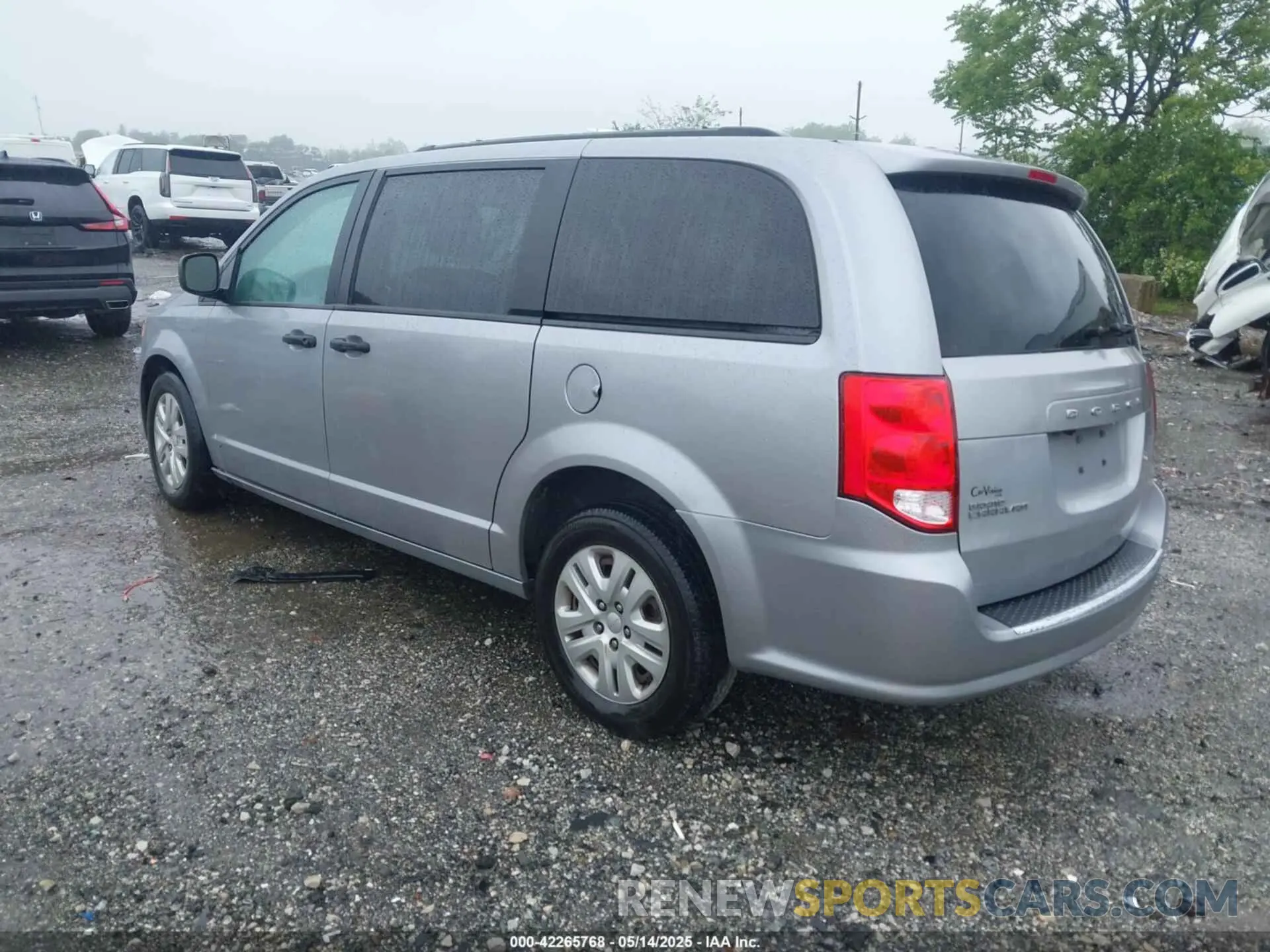 3 fotografías del automóvil dañado 2C4RDGBG0KR585976 DODGE GRAND CARAVAN 2019