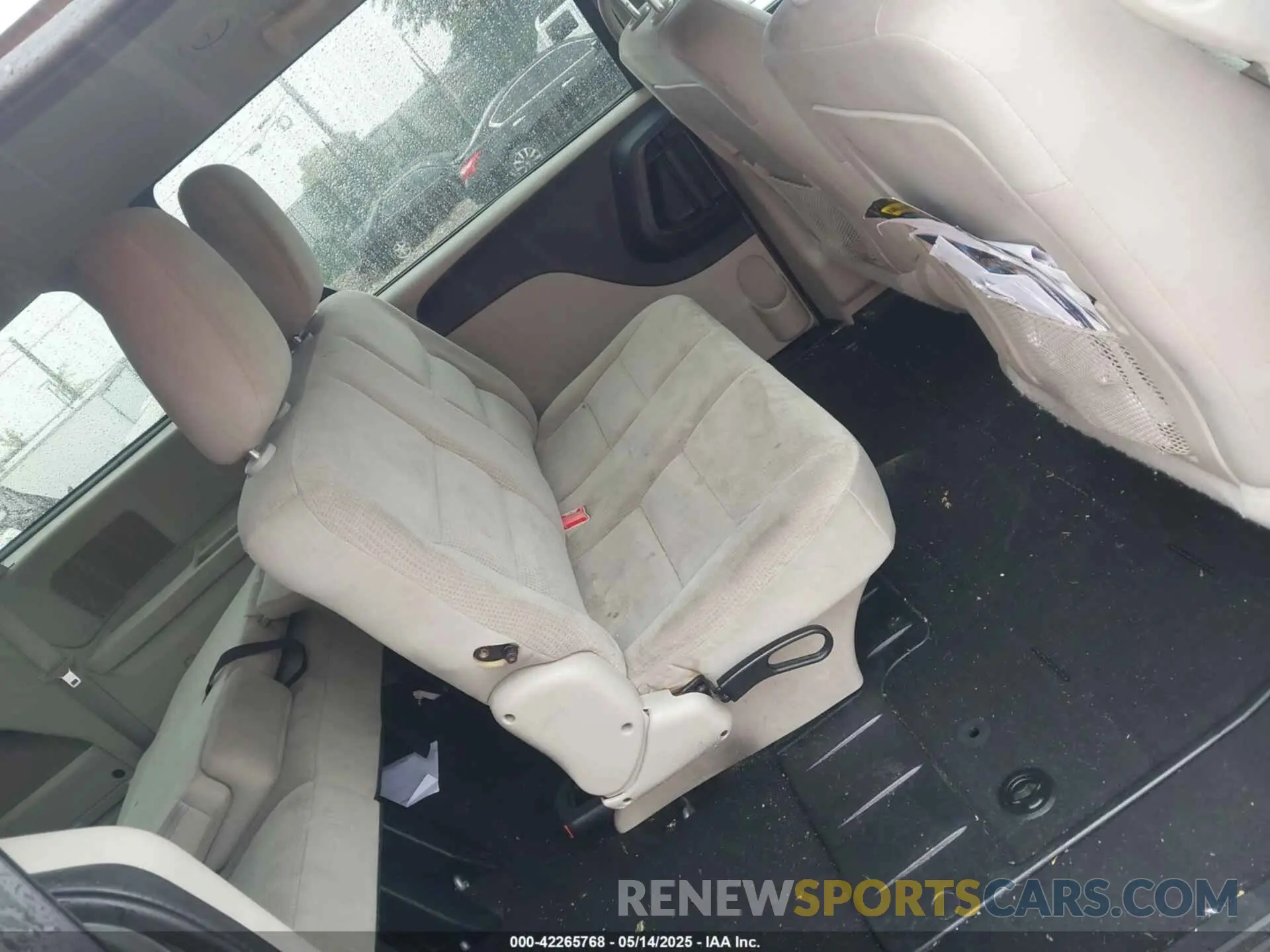8 fotografías del automóvil dañado 2C4RDGBG0KR585976 DODGE GRAND CARAVAN 2019